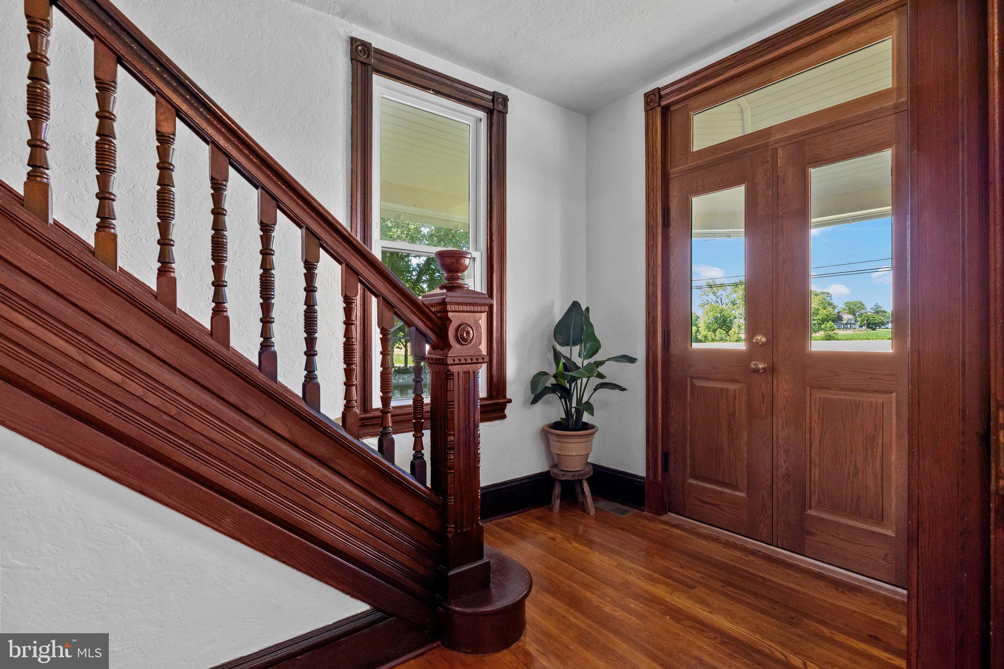 886 MIRROR LAKE ROAD