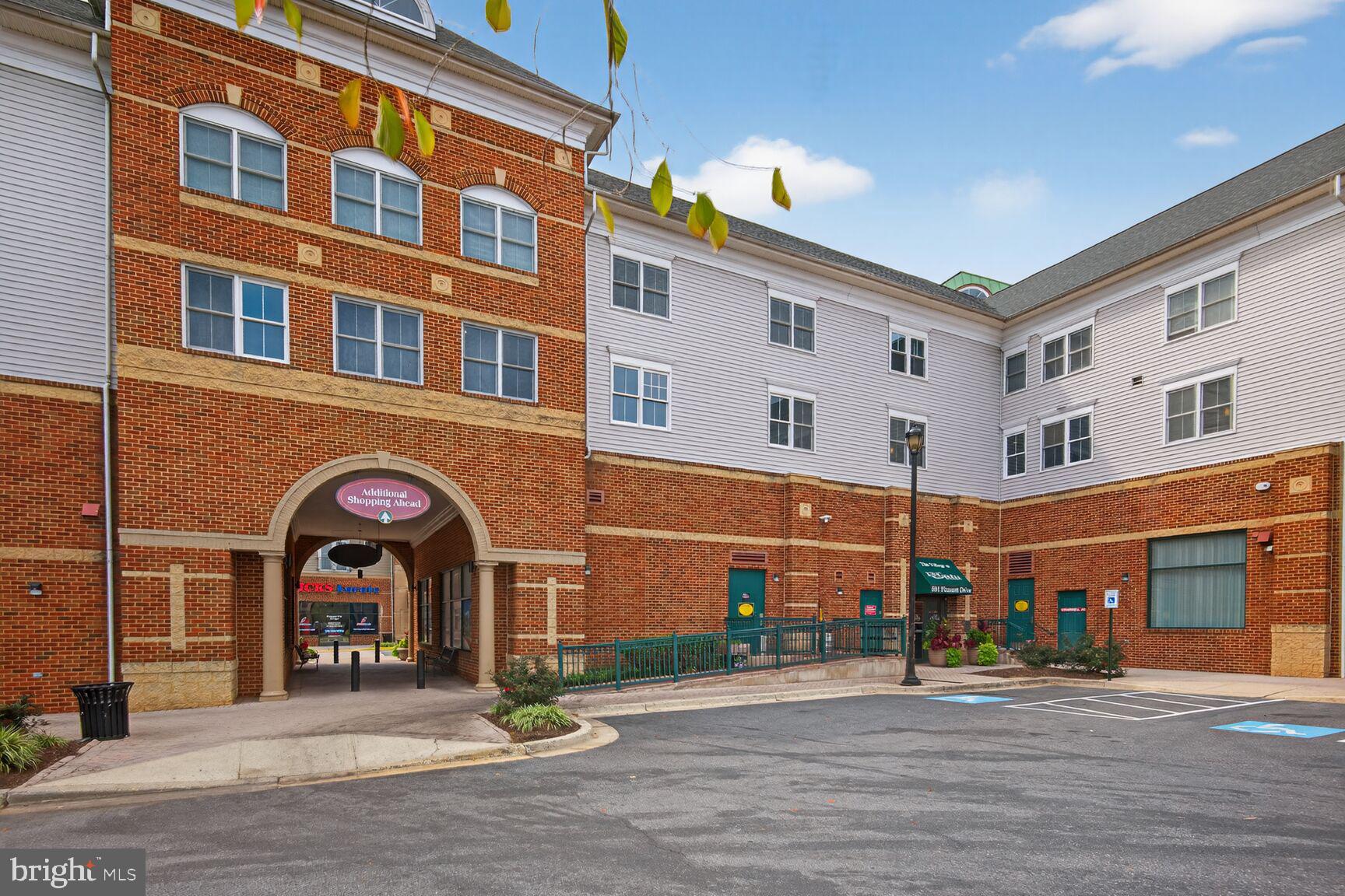 KING FARM VILLAGE - Residential