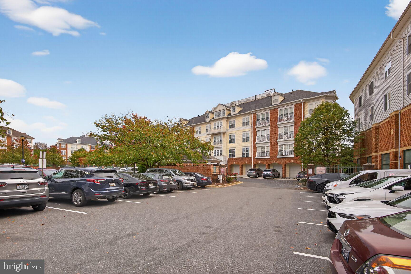 KING FARM VILLAGE - Residential