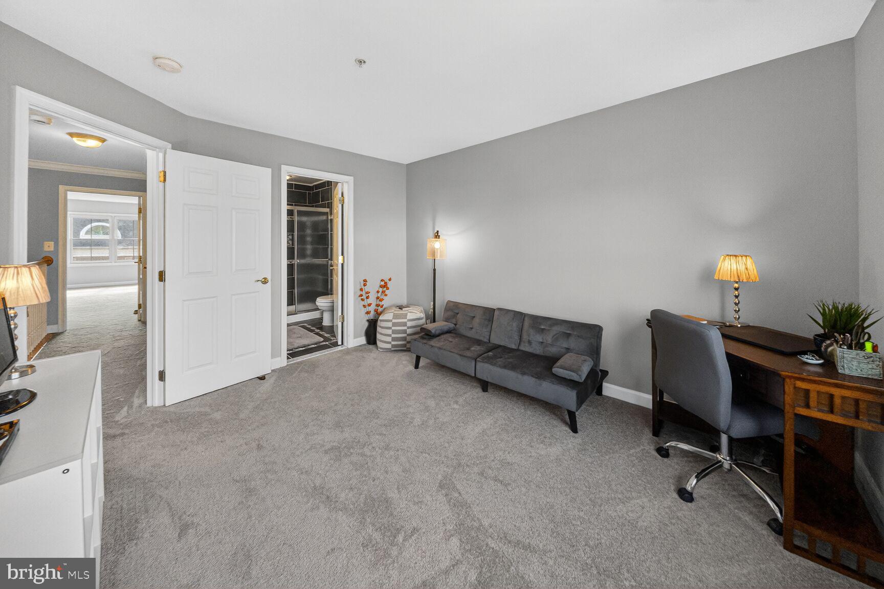KING FARM VILLAGE - Residential