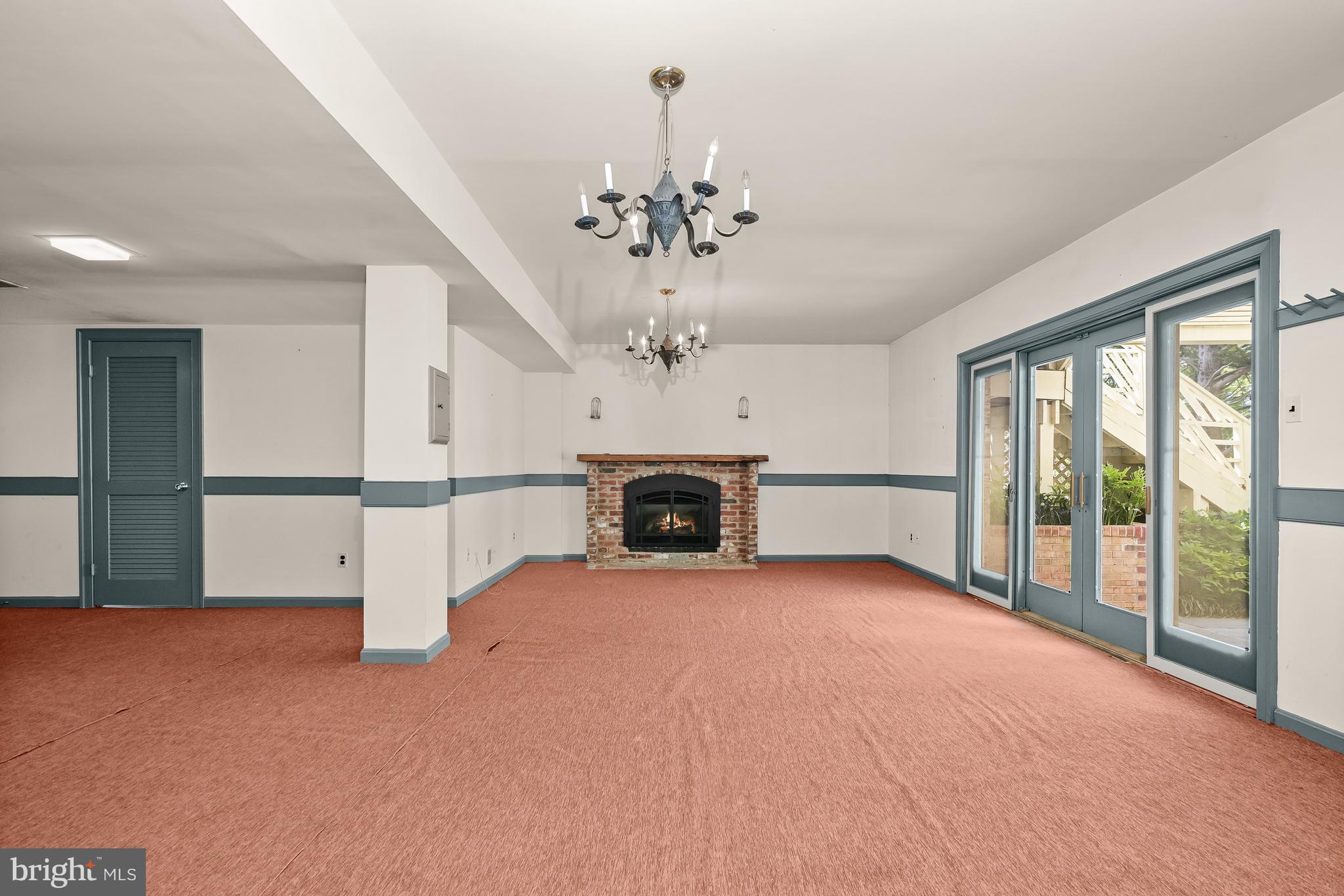 RIVER FALLS - Residential