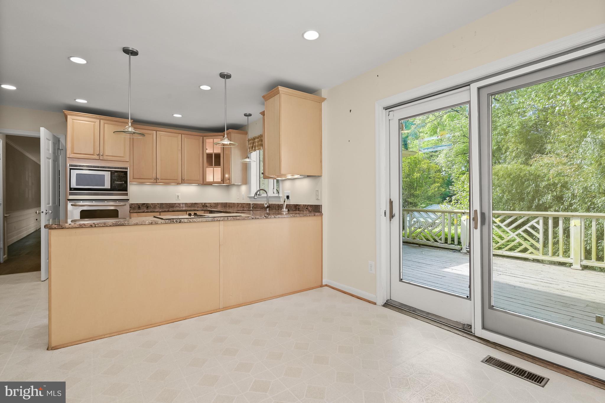 RIVER FALLS - Residential