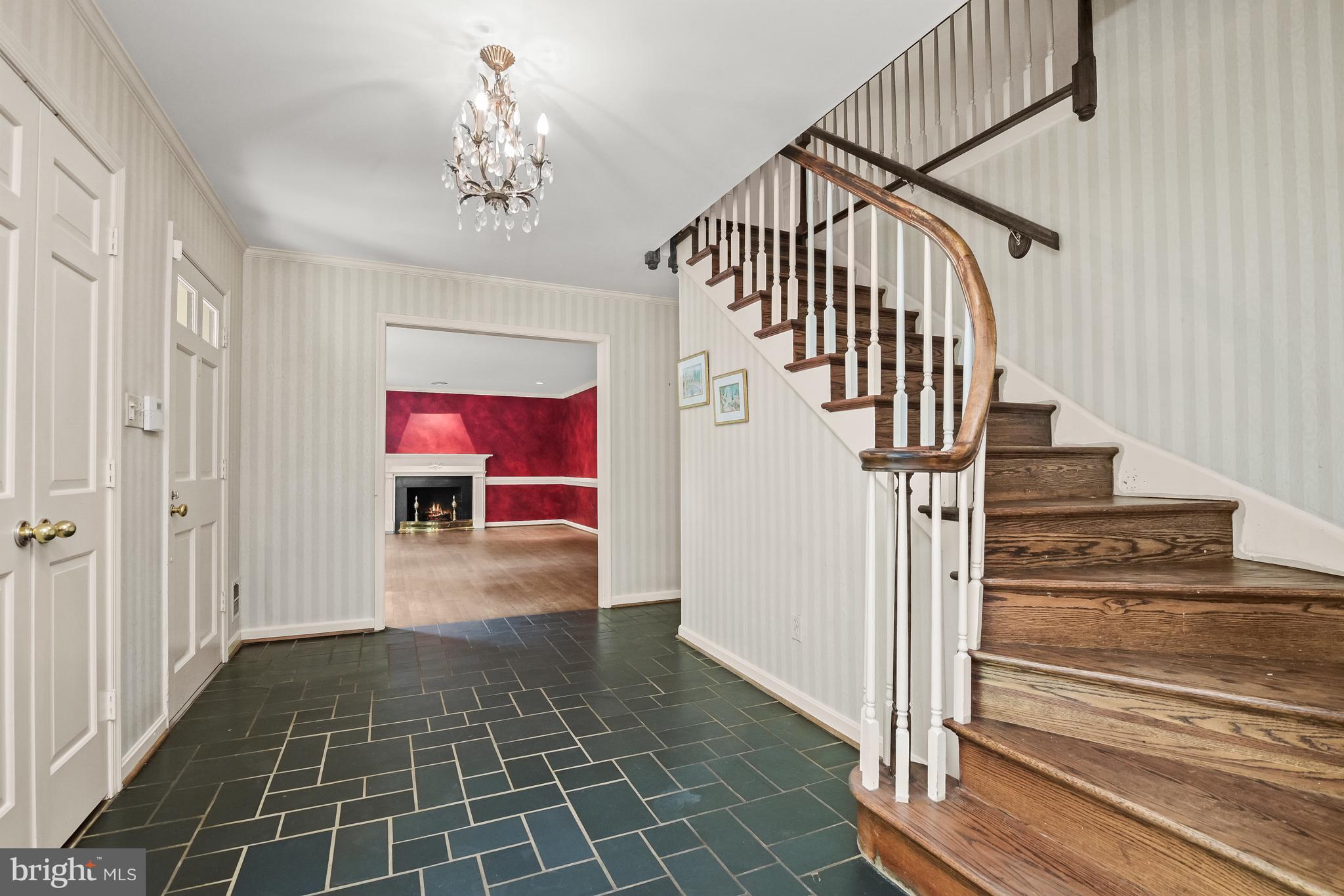 RIVER FALLS - Residential