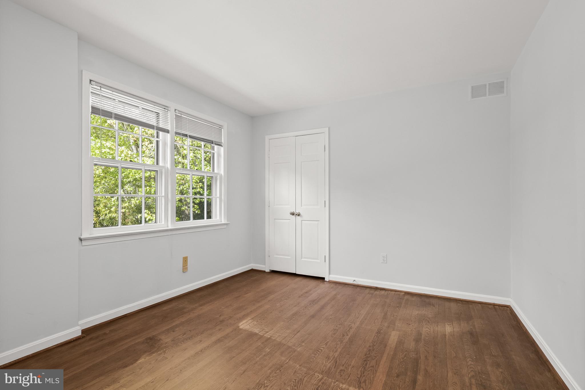 RIVER FALLS - Residential