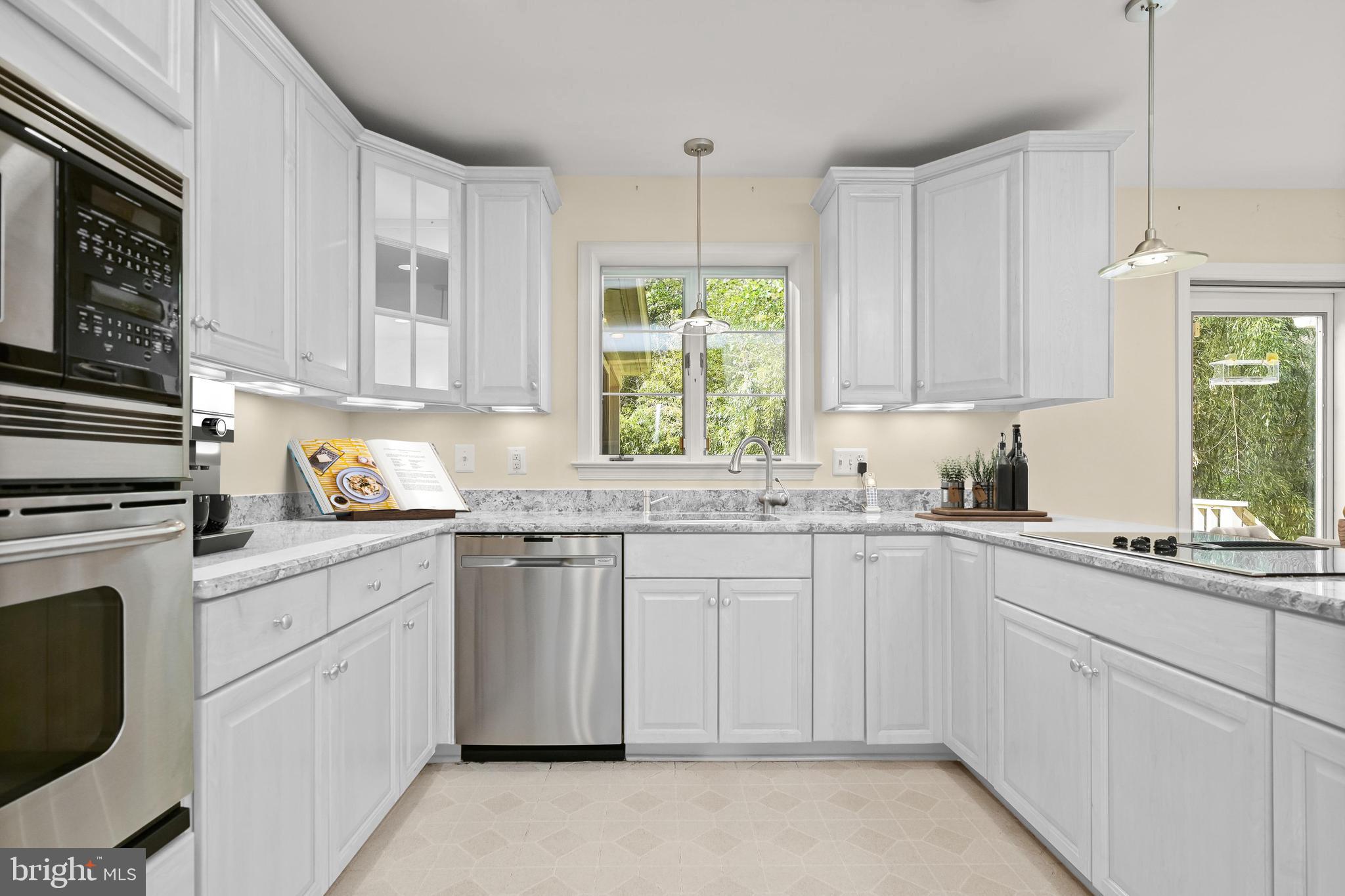 RIVER FALLS - Residential