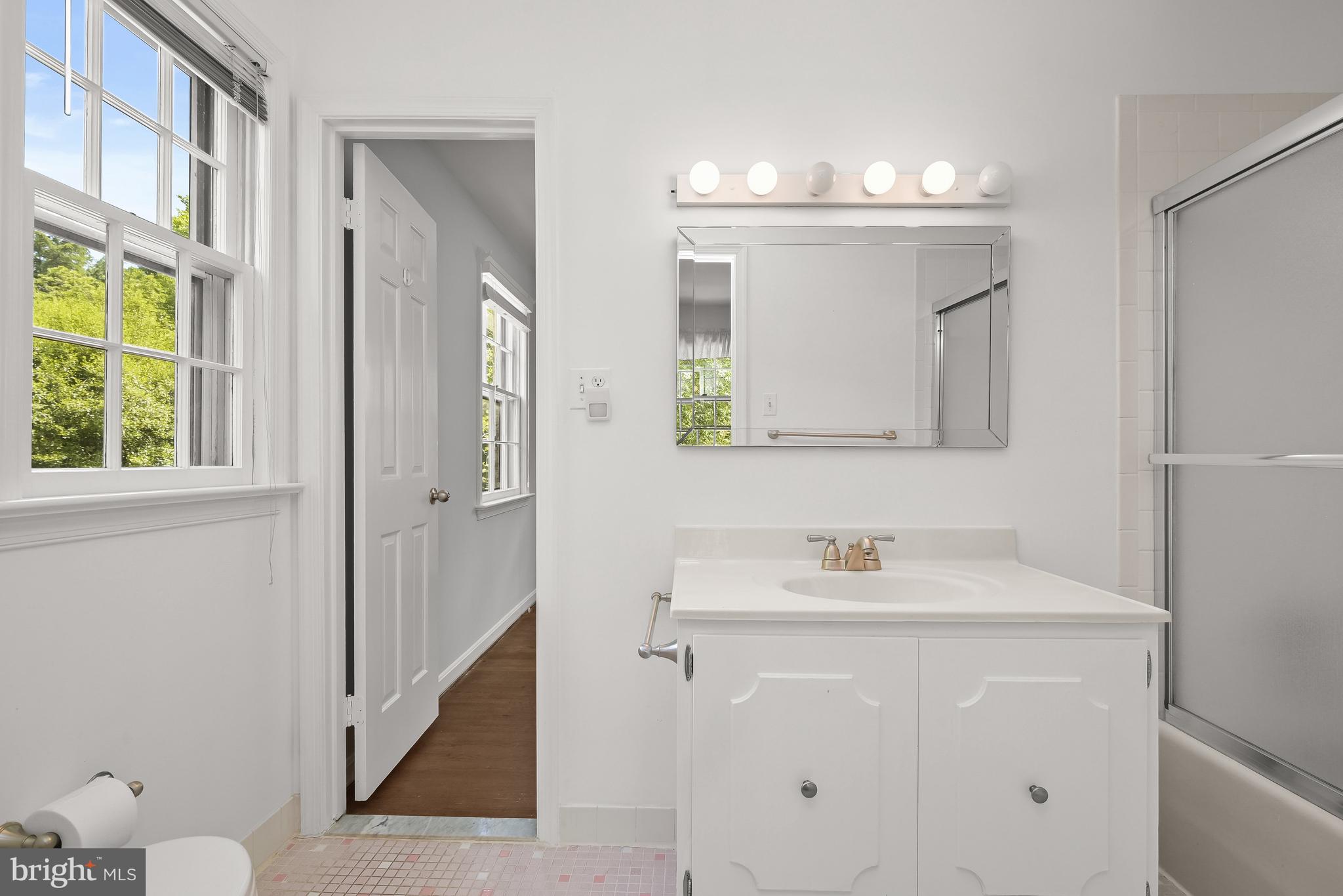 RIVER FALLS - Residential