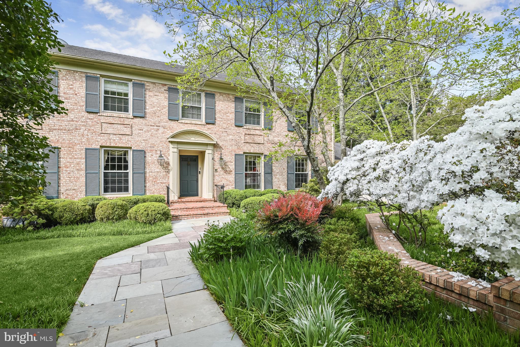 RIVER FALLS - Residential