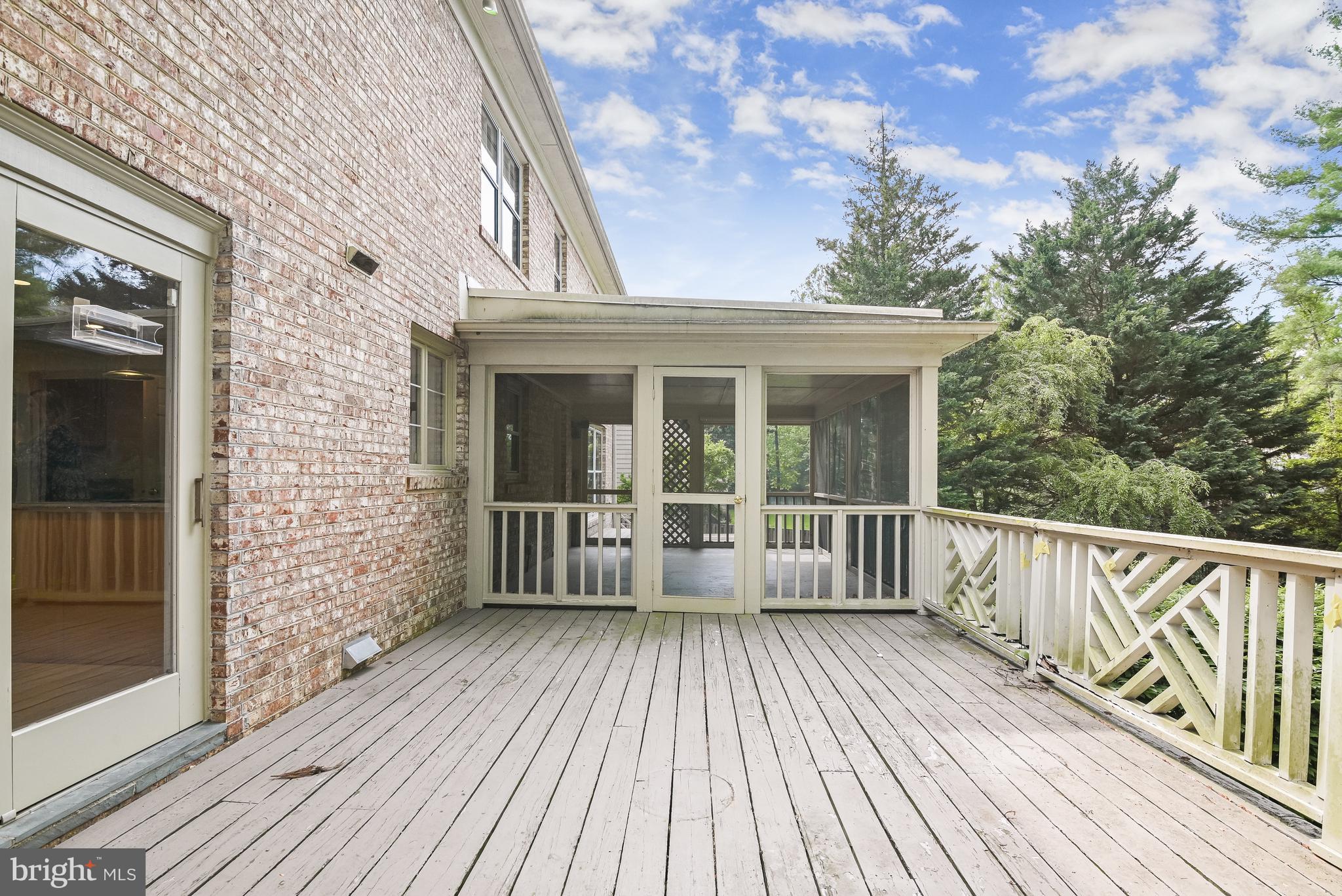 RIVER FALLS - Residential