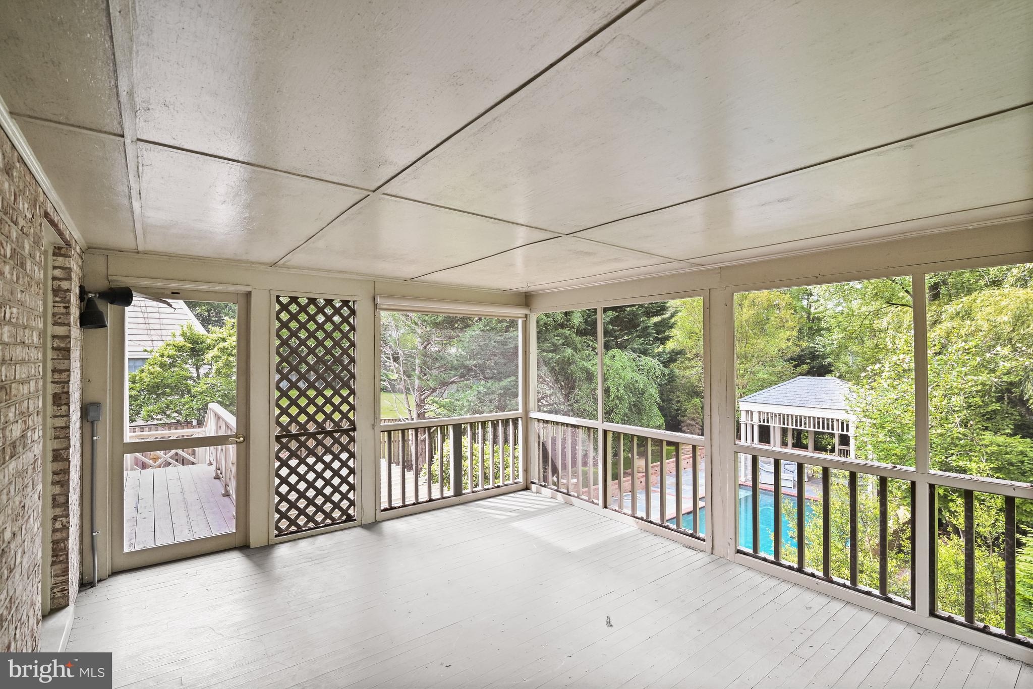 RIVER FALLS - Residential