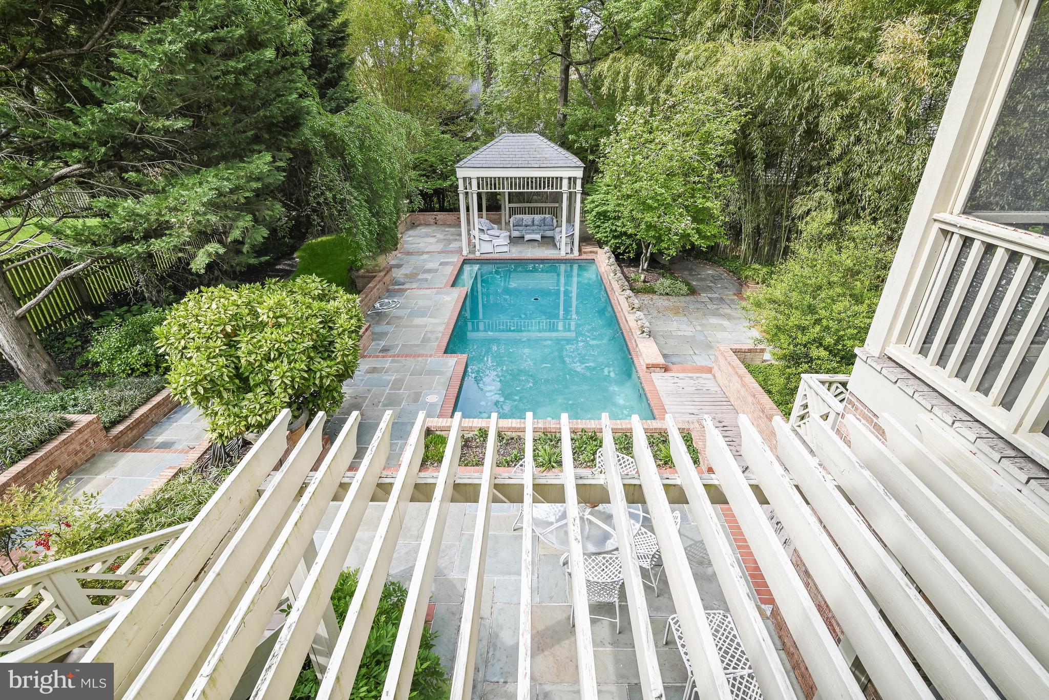 RIVER FALLS - Residential