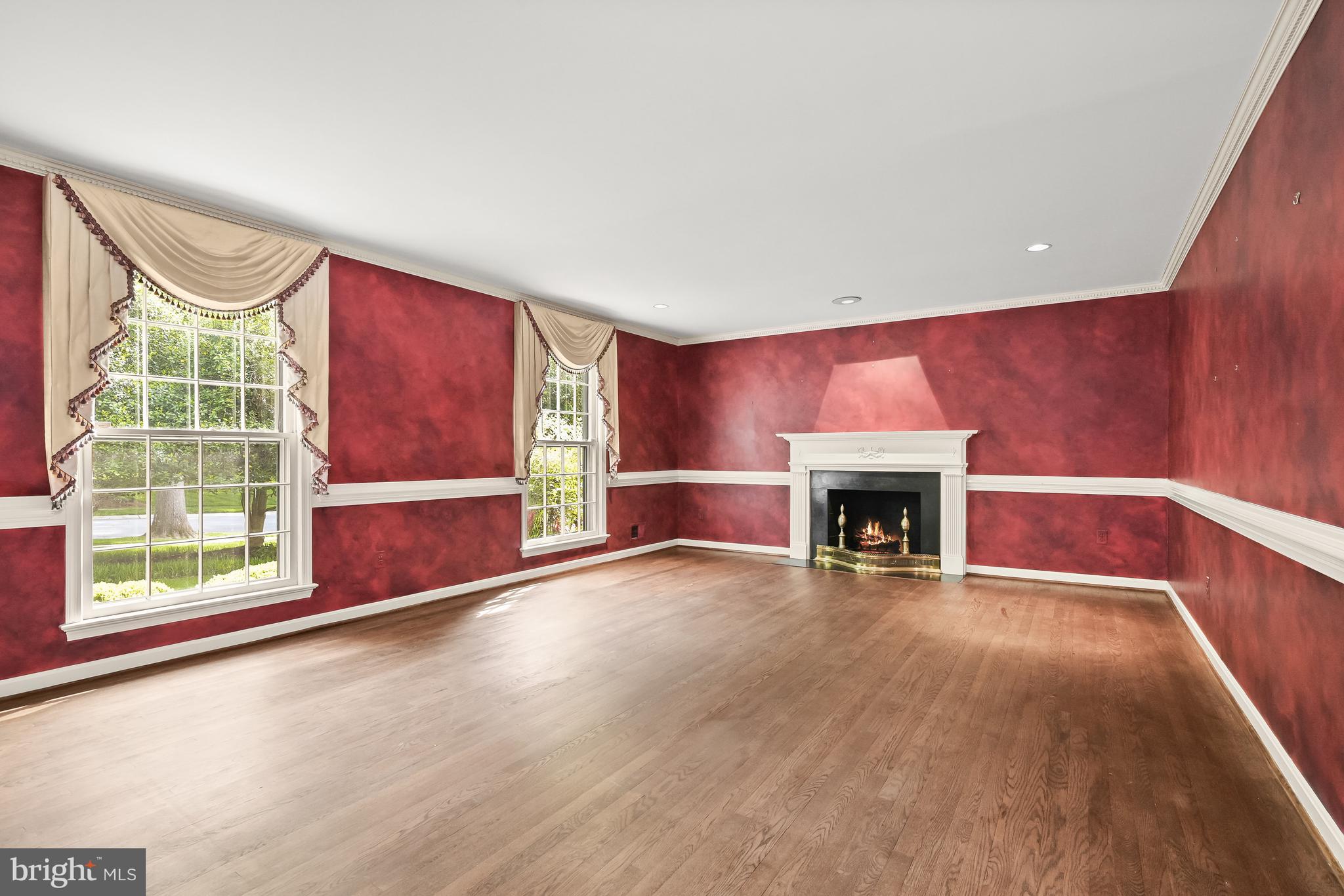 RIVER FALLS - Residential