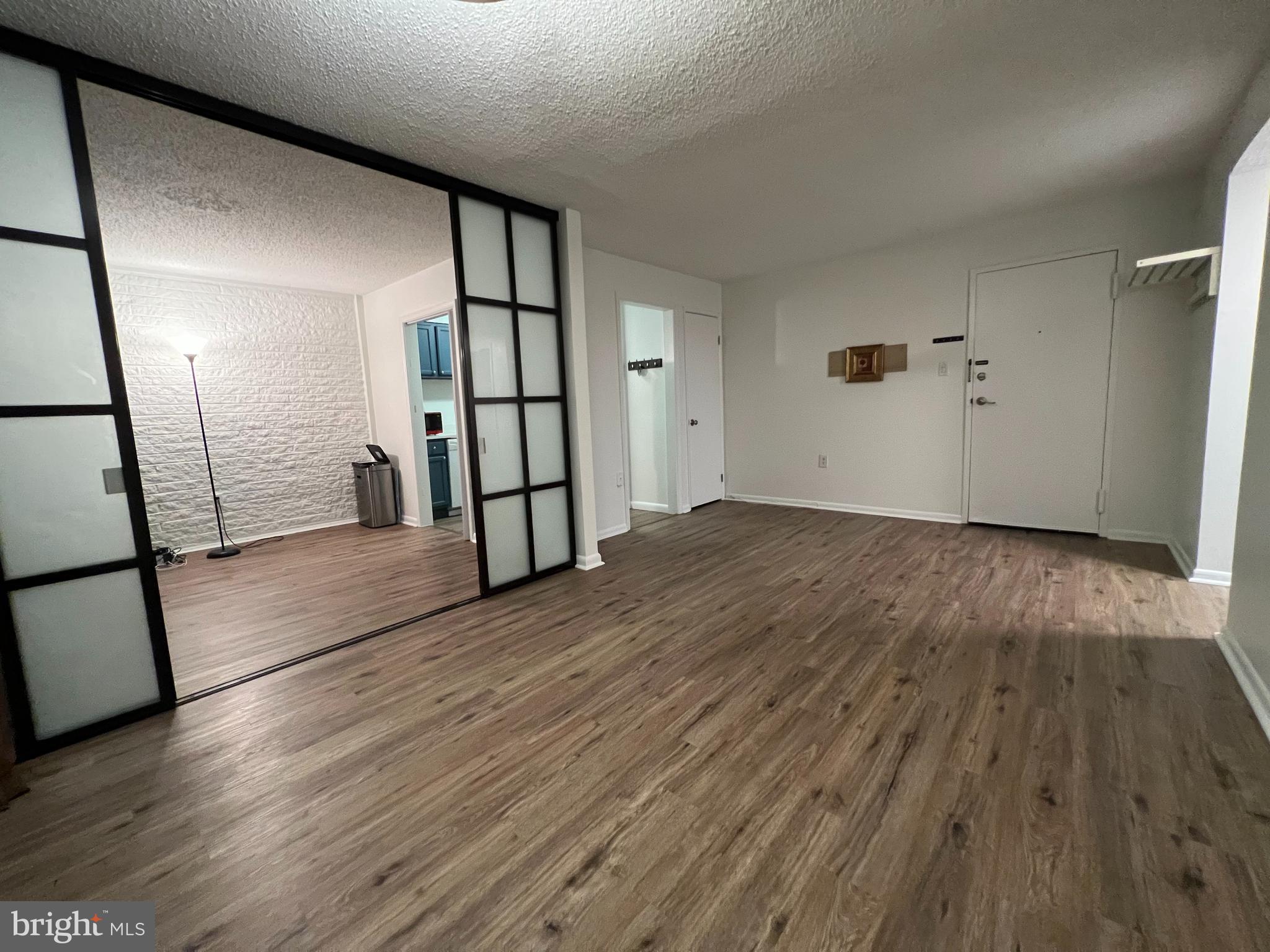 PRESIDENTIAL PARK - Residential Lease