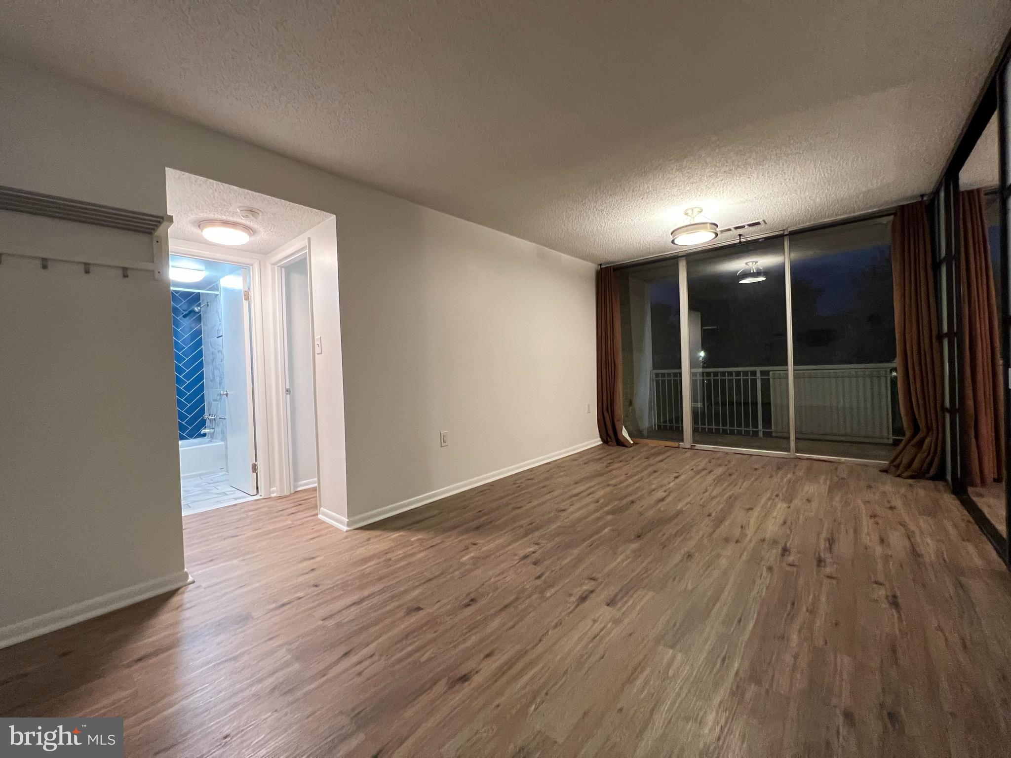 PRESIDENTIAL PARK - Residential Lease