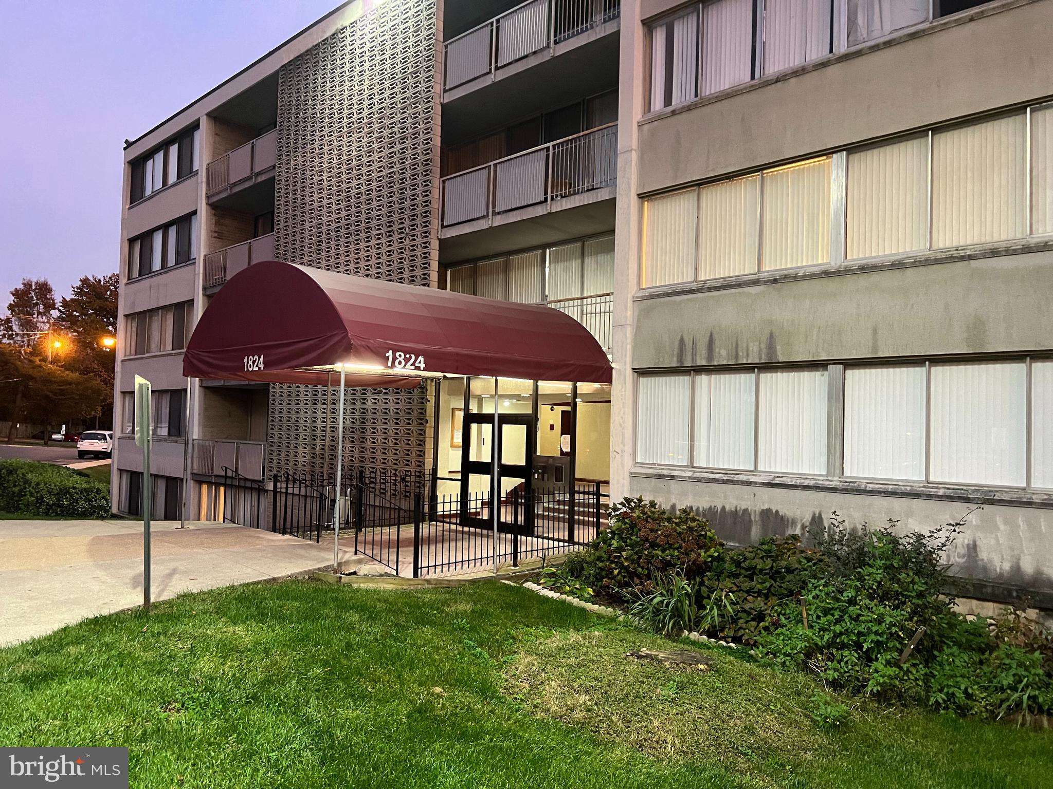 PRESIDENTIAL PARK - Residential Lease