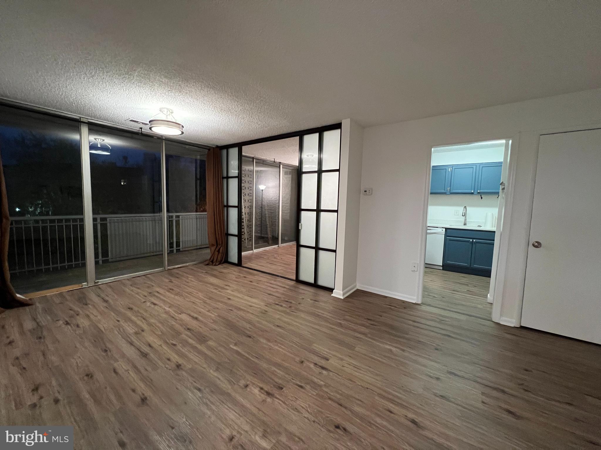 PRESIDENTIAL PARK - Residential Lease