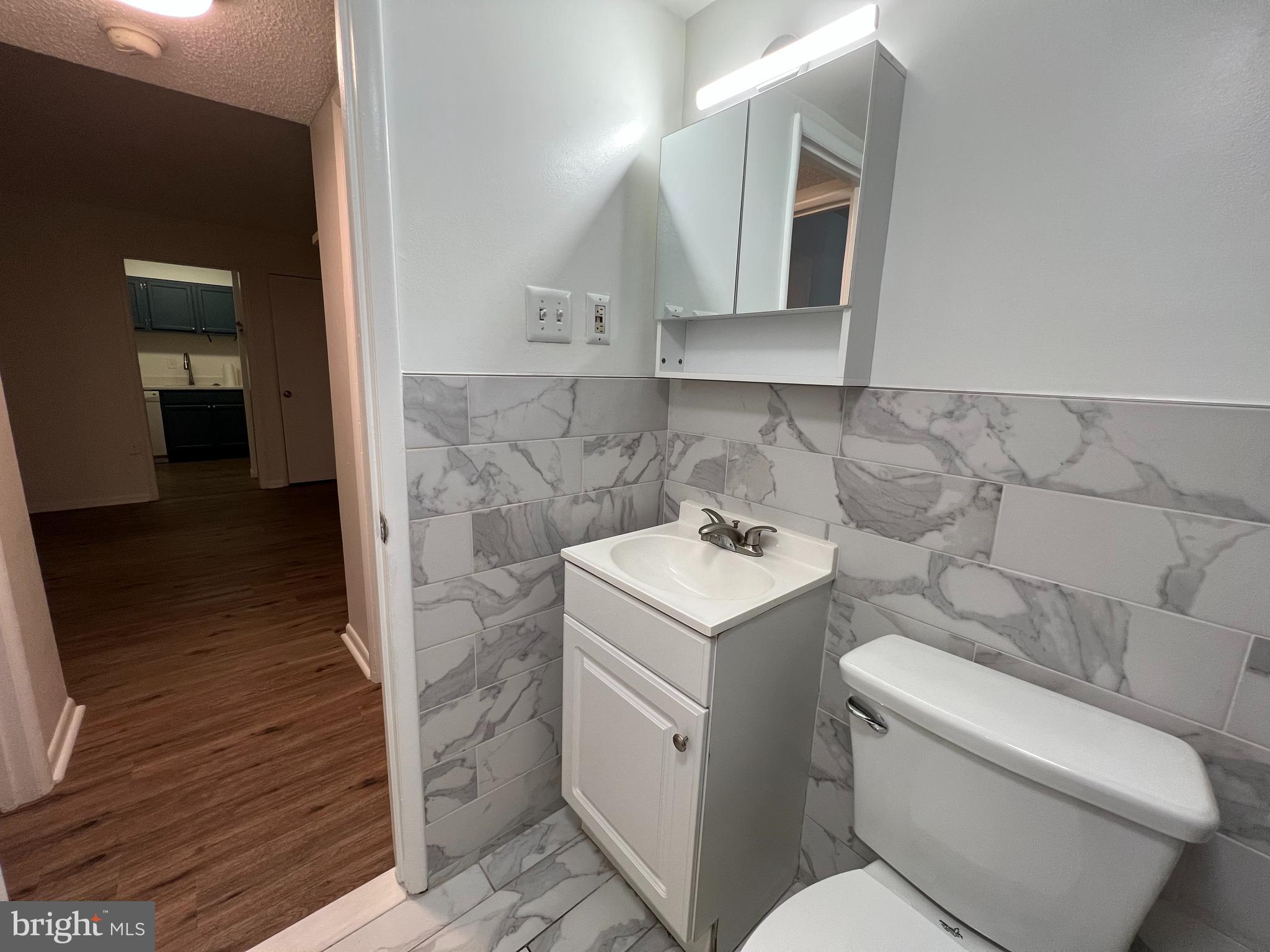 PRESIDENTIAL PARK - Residential Lease