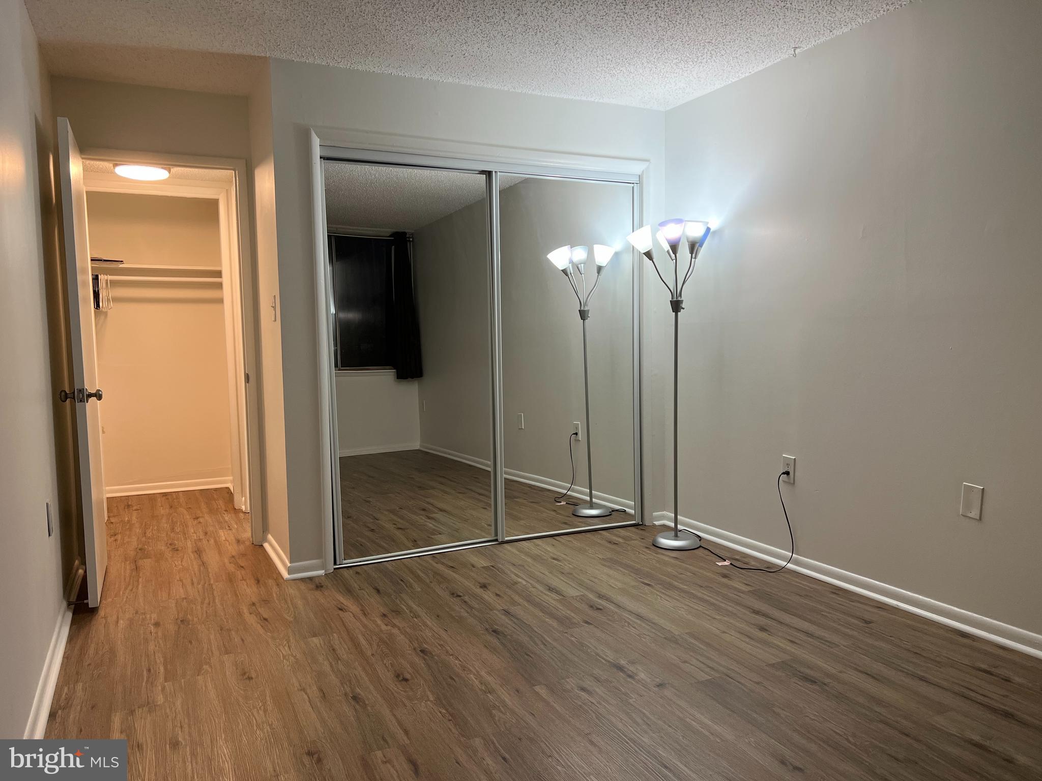 PRESIDENTIAL PARK - Residential Lease