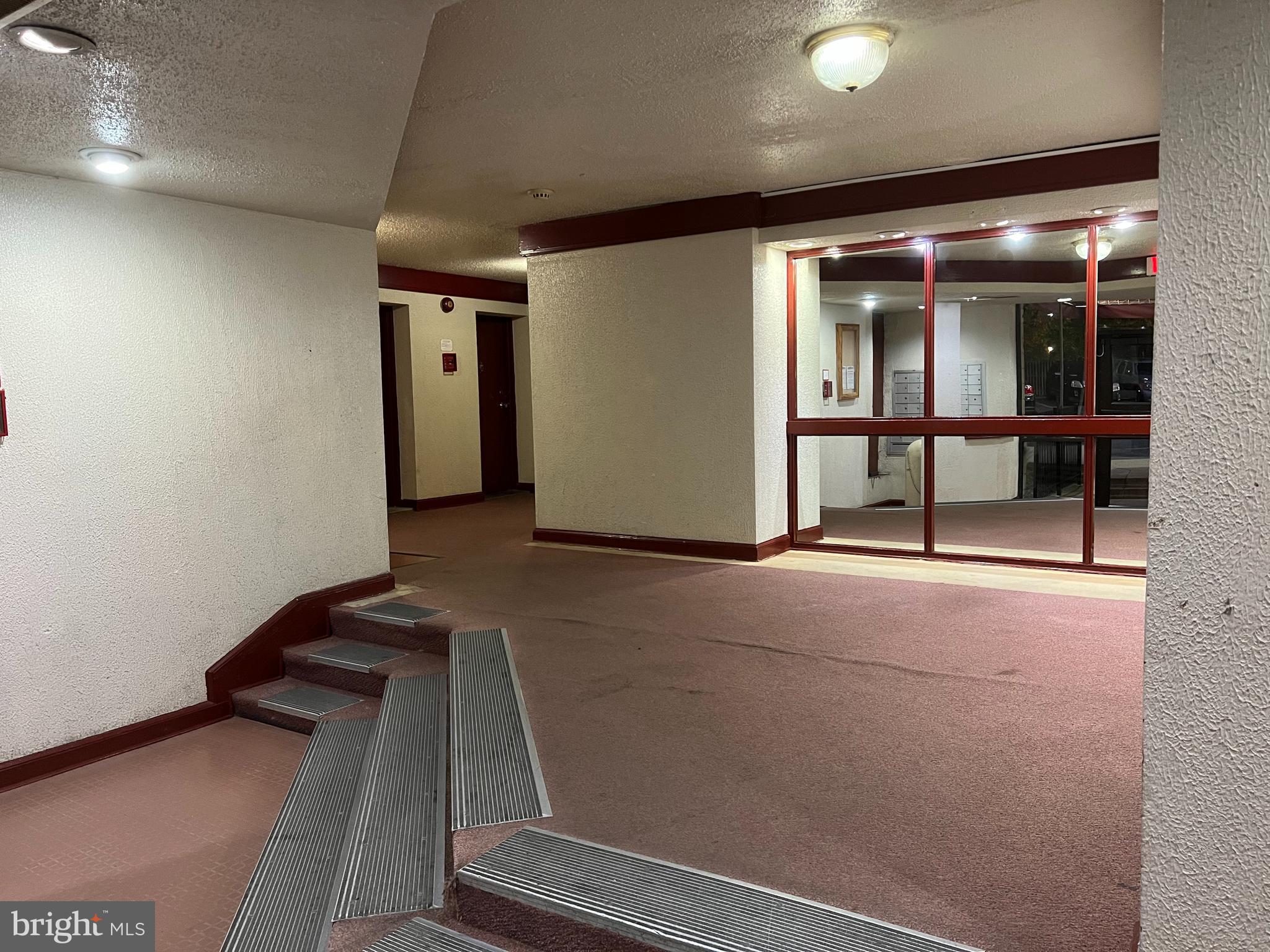 PRESIDENTIAL PARK - Residential Lease