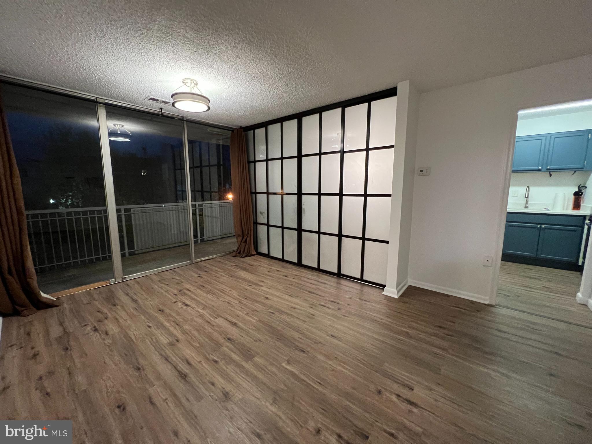 PRESIDENTIAL PARK - Residential Lease