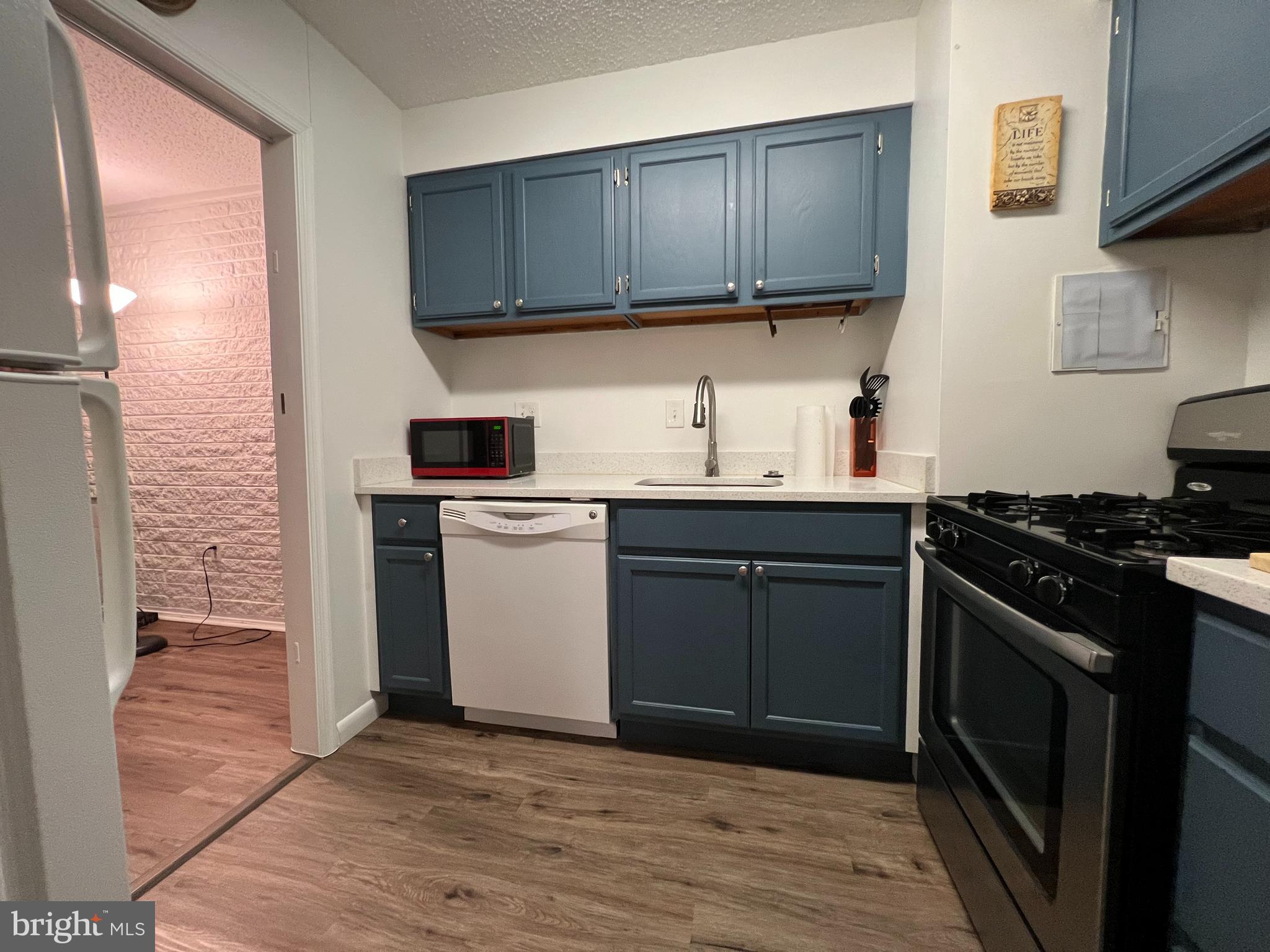 PRESIDENTIAL PARK - Residential Lease