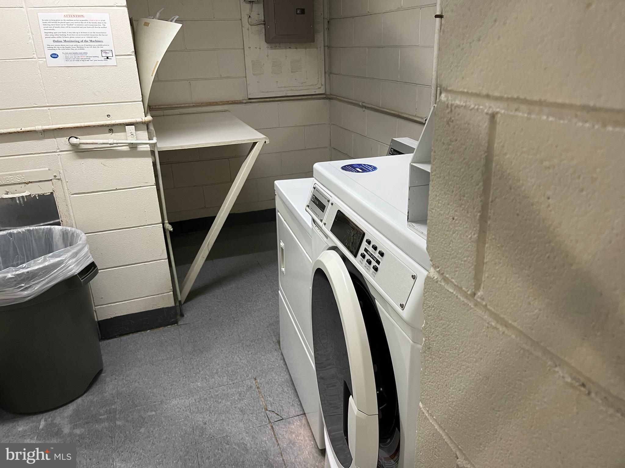 PRESIDENTIAL PARK - Residential Lease