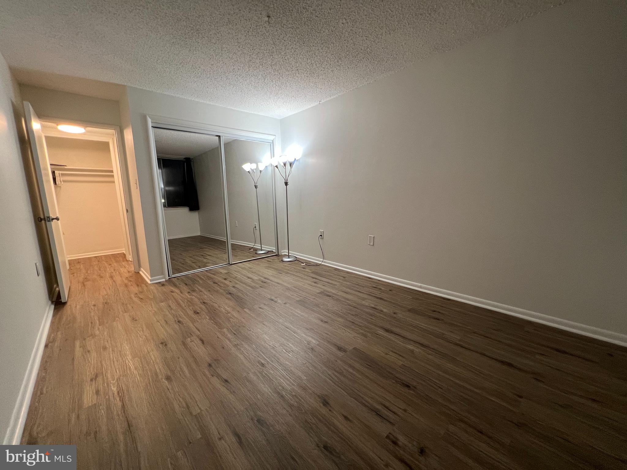 PRESIDENTIAL PARK - Residential Lease