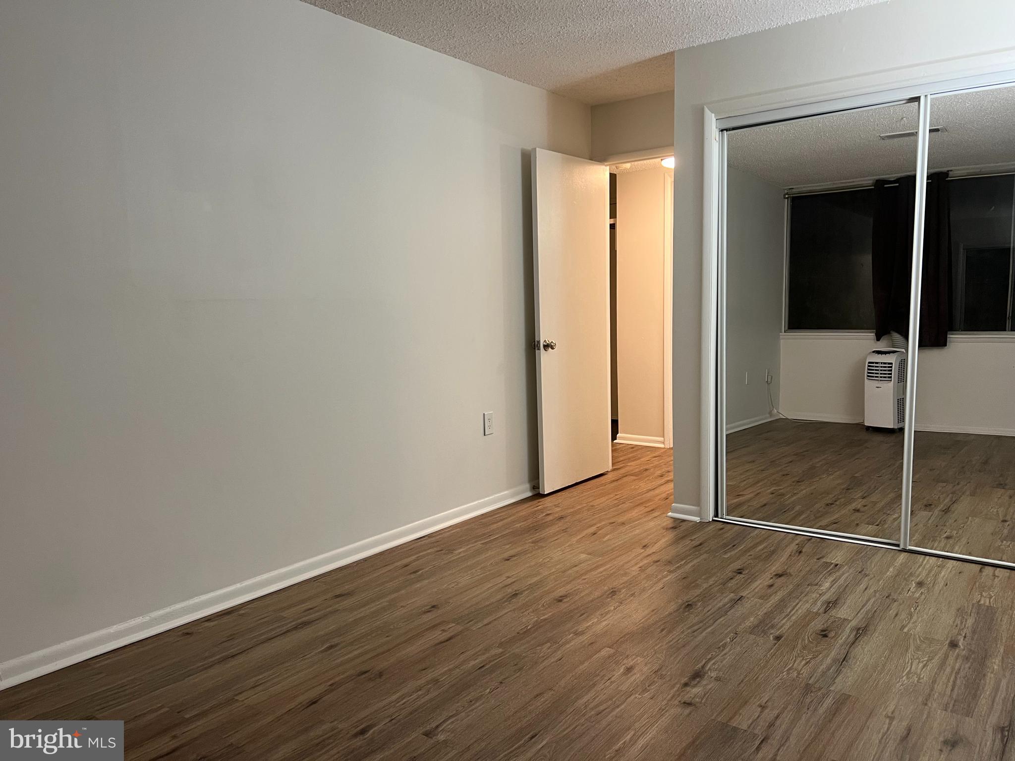 PRESIDENTIAL PARK - Residential Lease