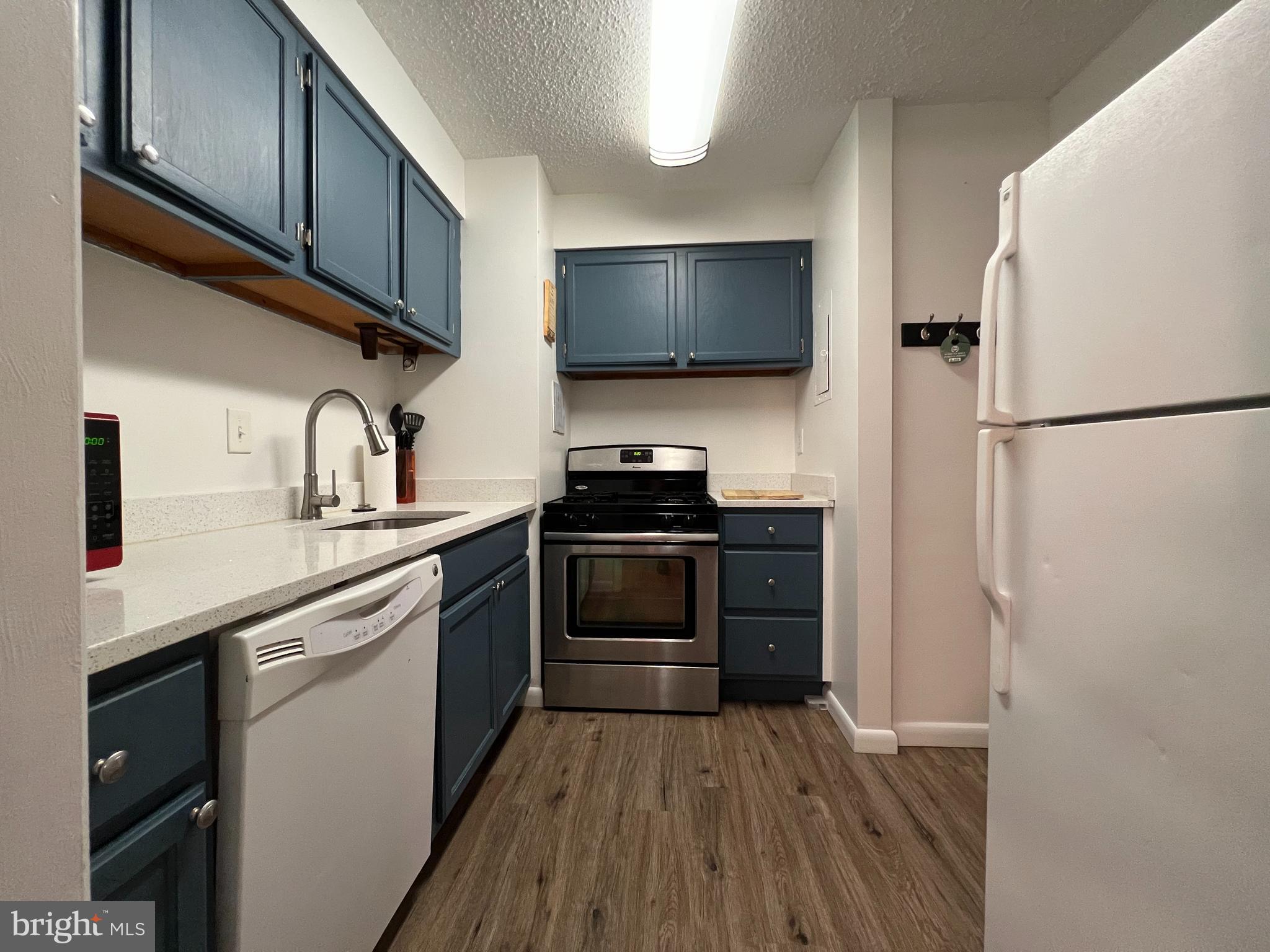 PRESIDENTIAL PARK - Residential Lease