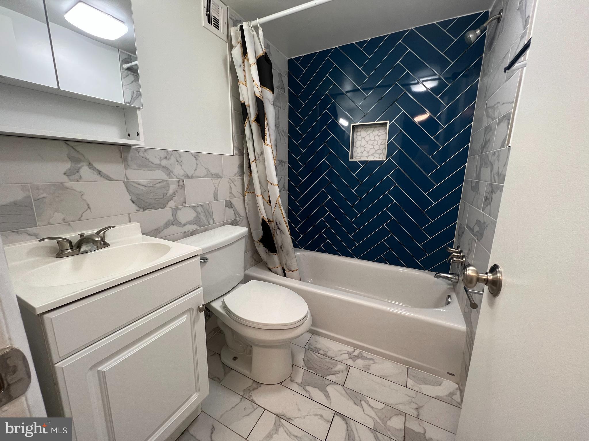 PRESIDENTIAL PARK - Residential Lease