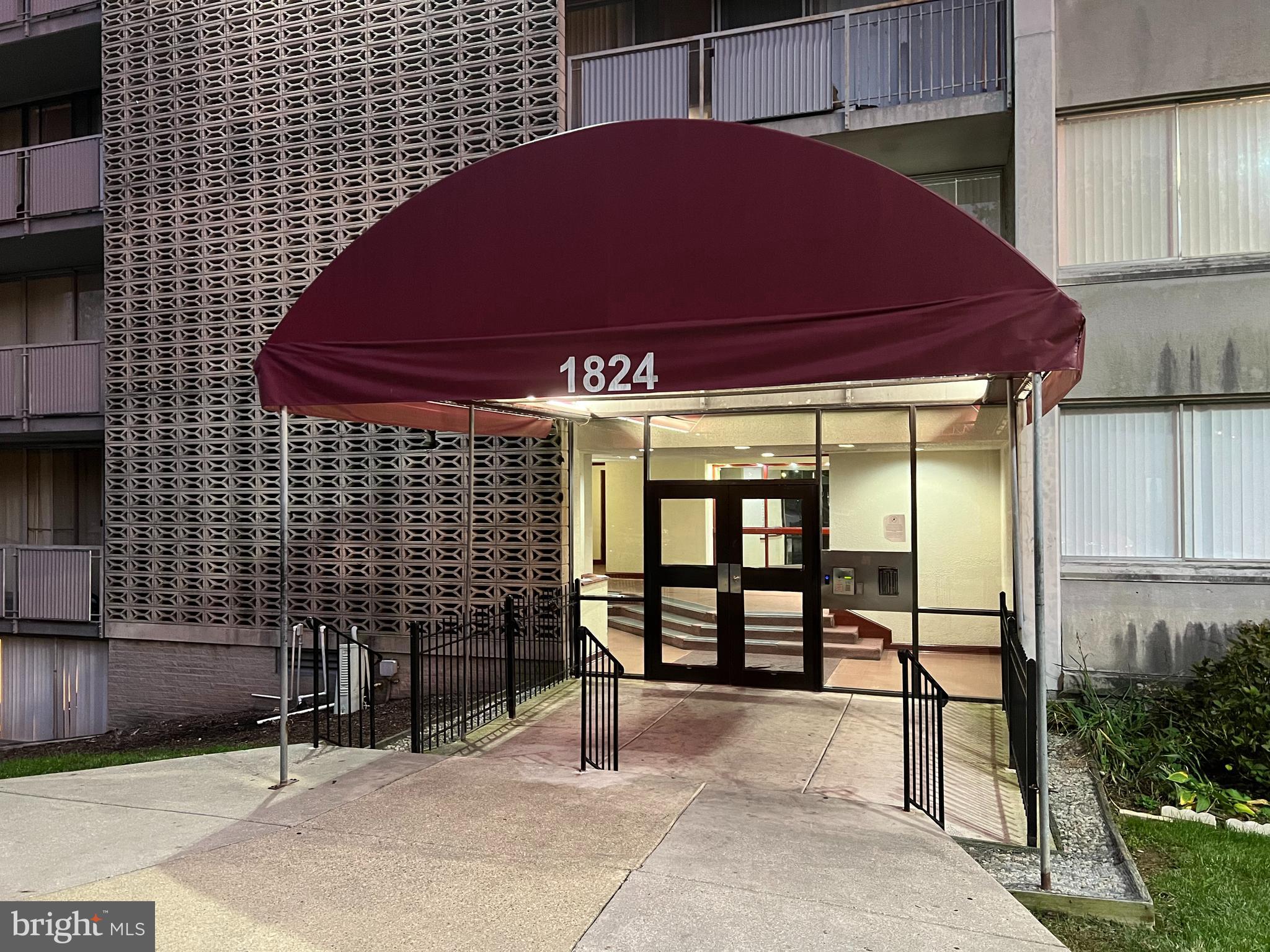 PRESIDENTIAL PARK - Residential Lease