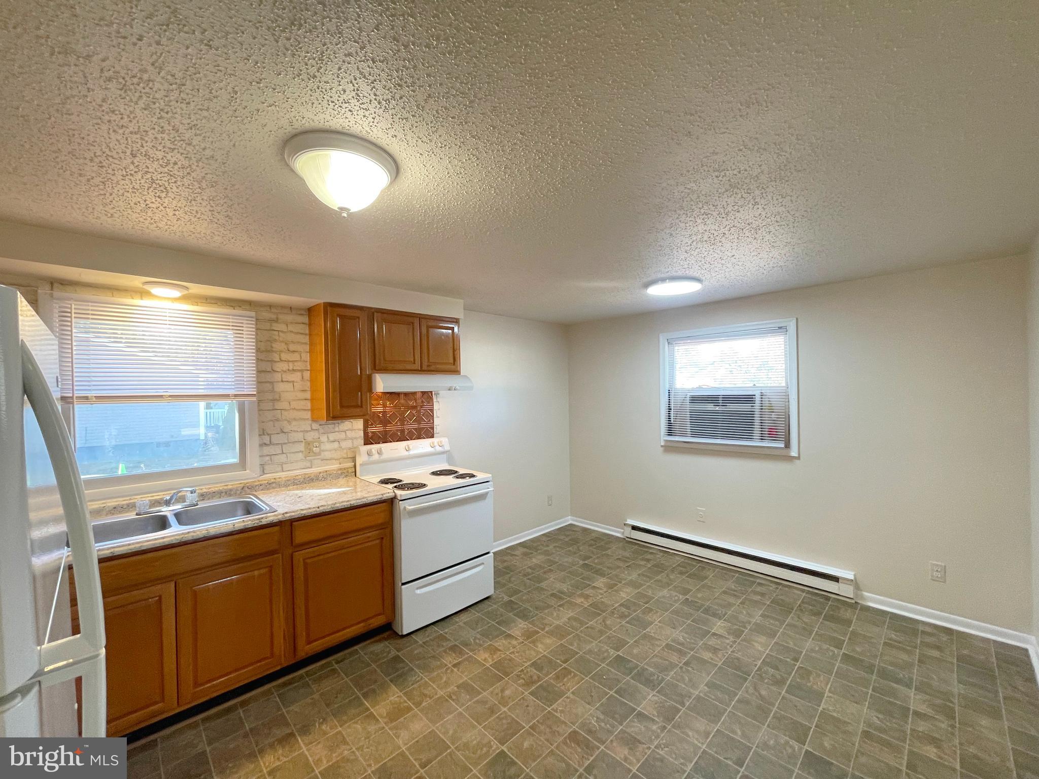 SOUTHAMPTON - Residential Lease