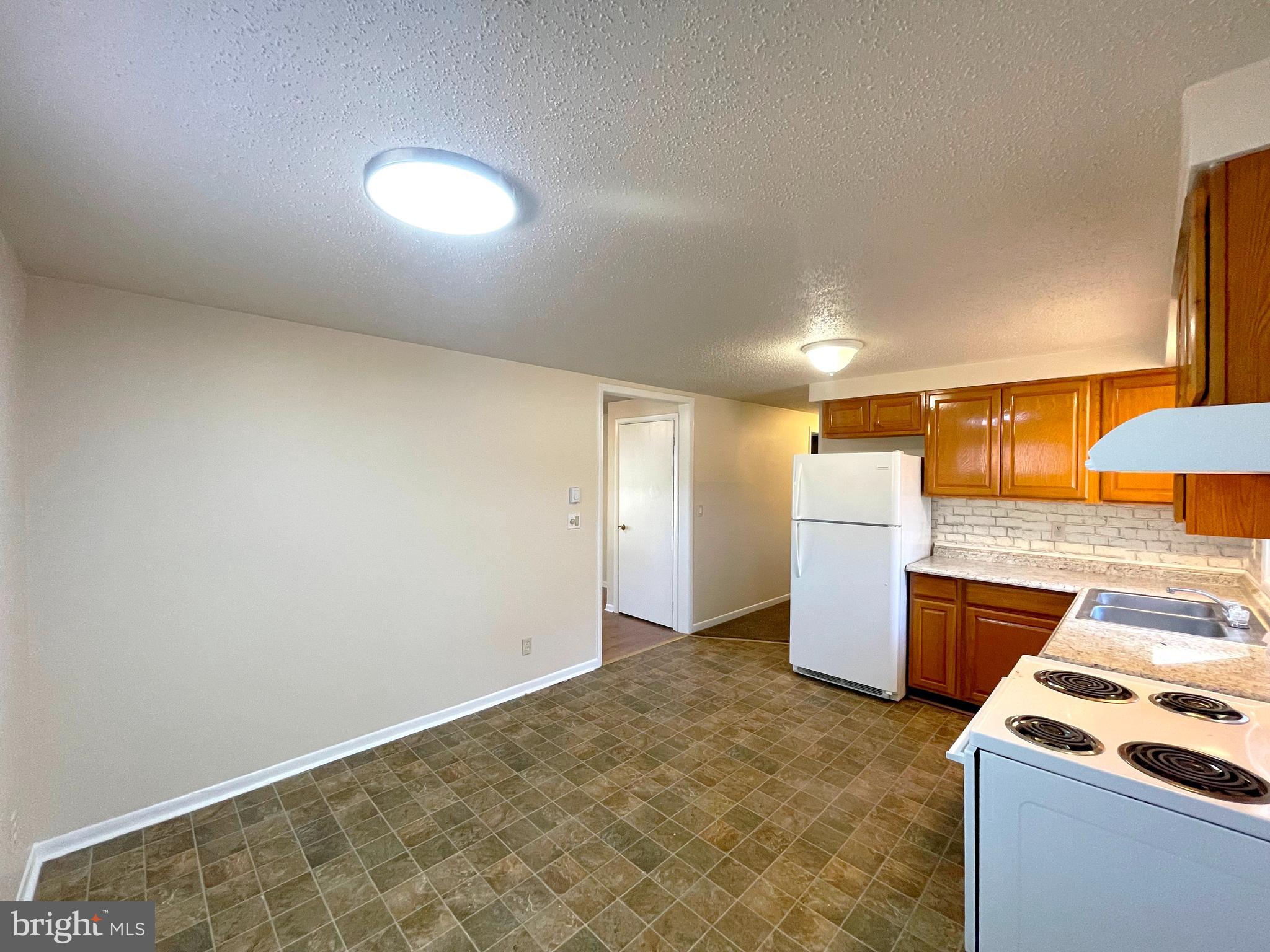 SOUTHAMPTON - Residential Lease