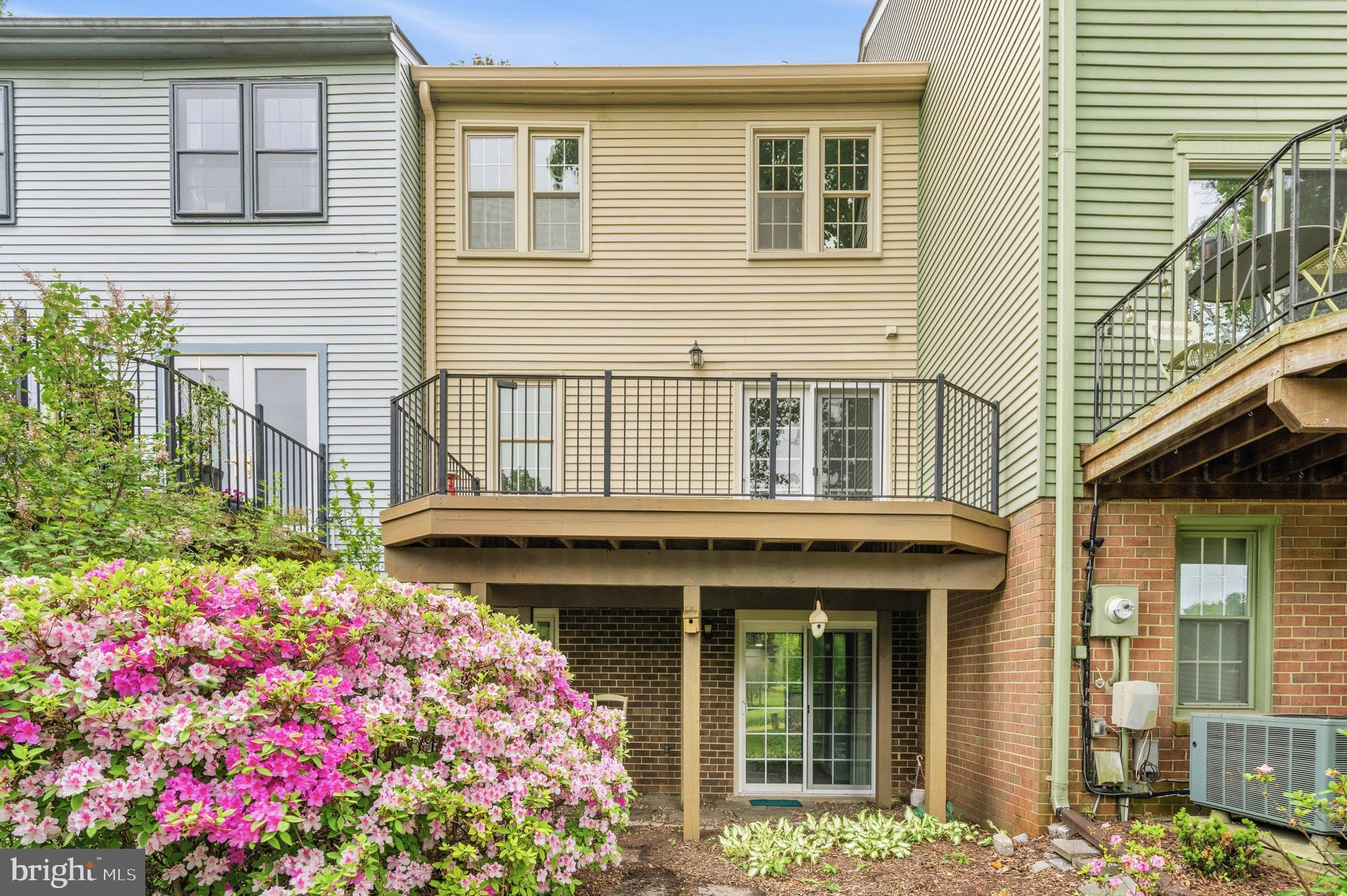 RESTON - Residential