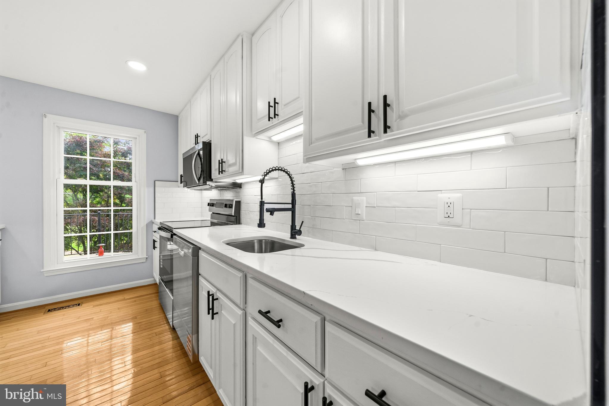 RESTON - Residential