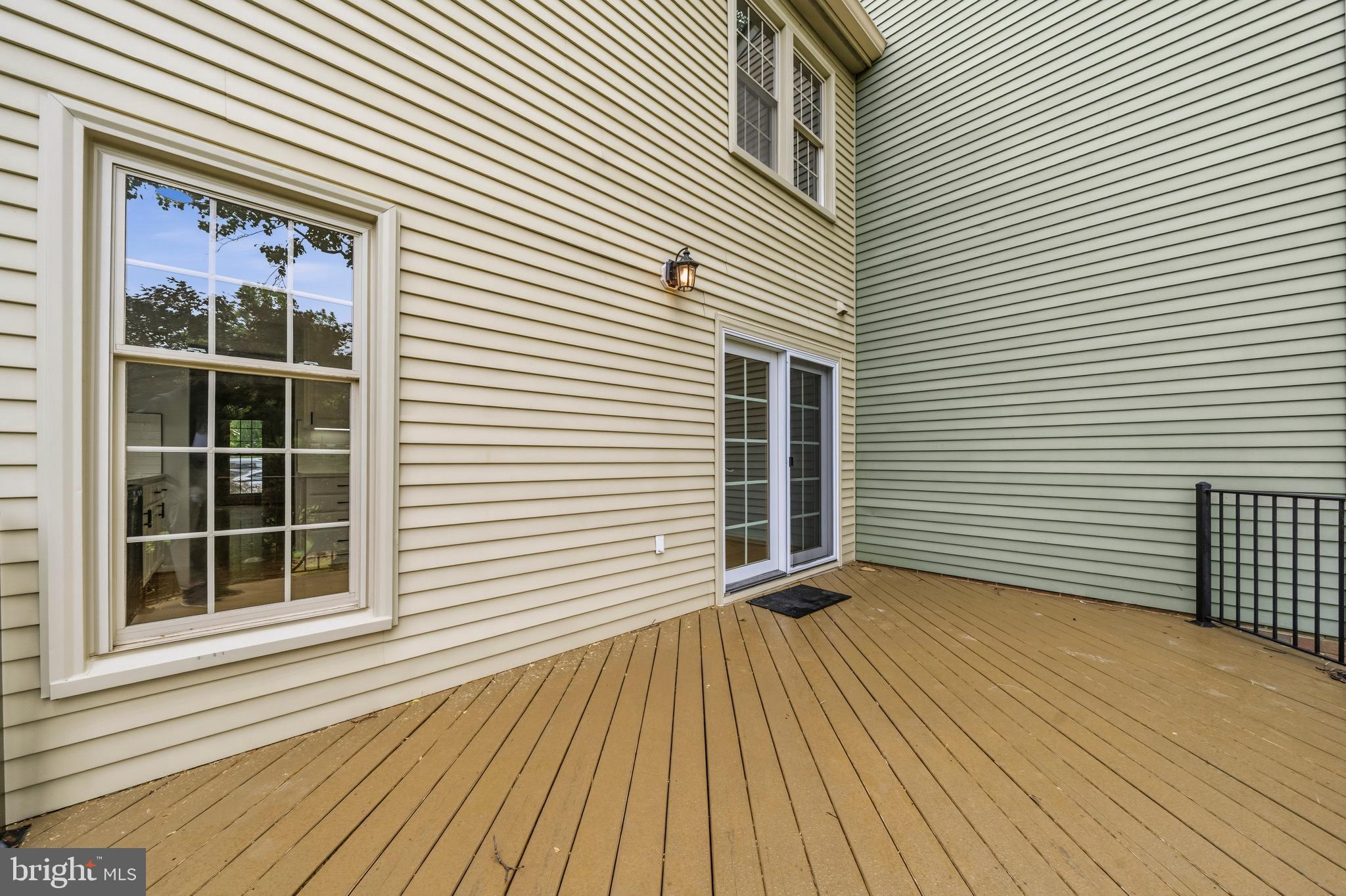 RESTON - Residential