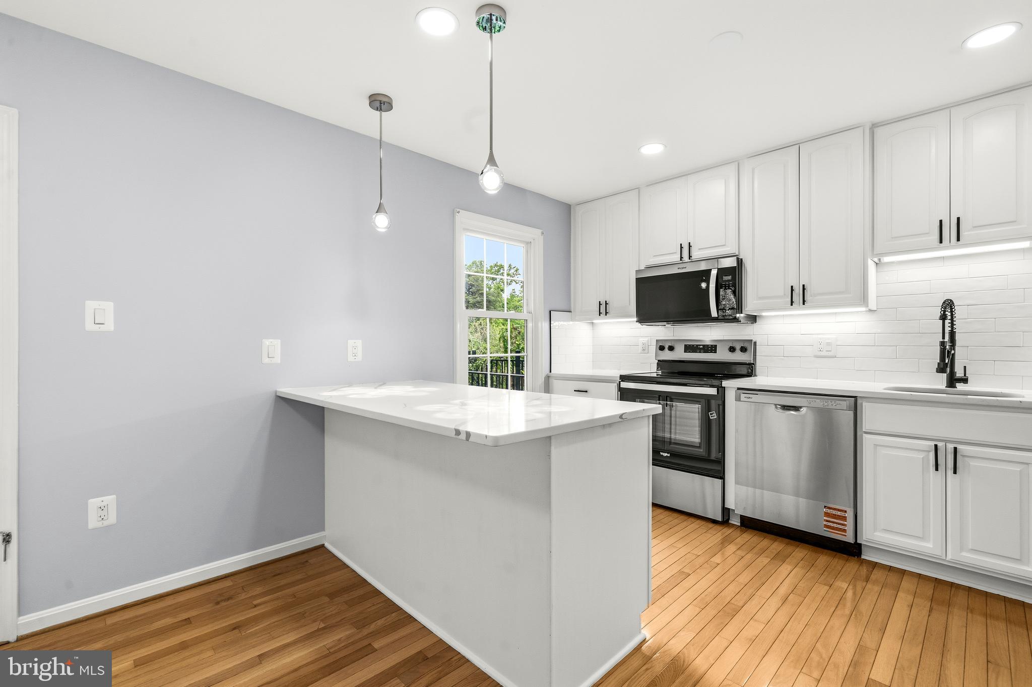 RESTON - Residential