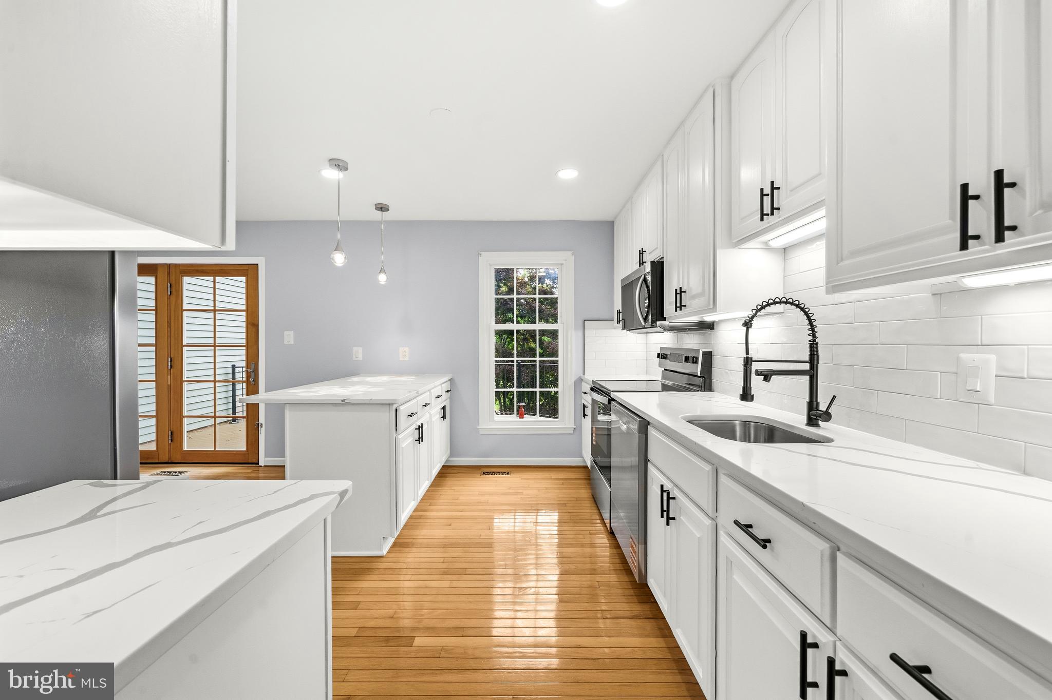 RESTON - Residential
