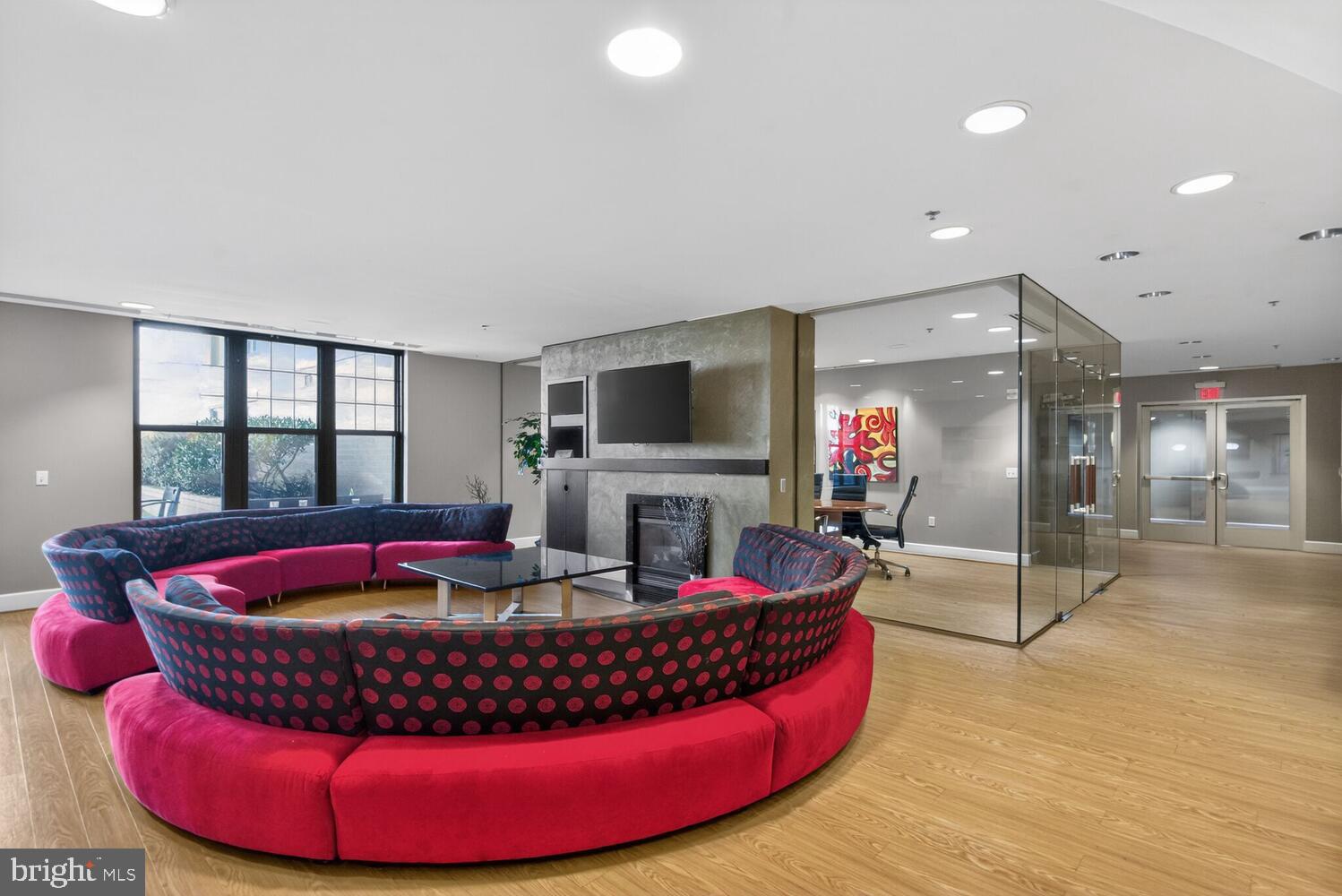 SPECTRUM CONDO - Residential