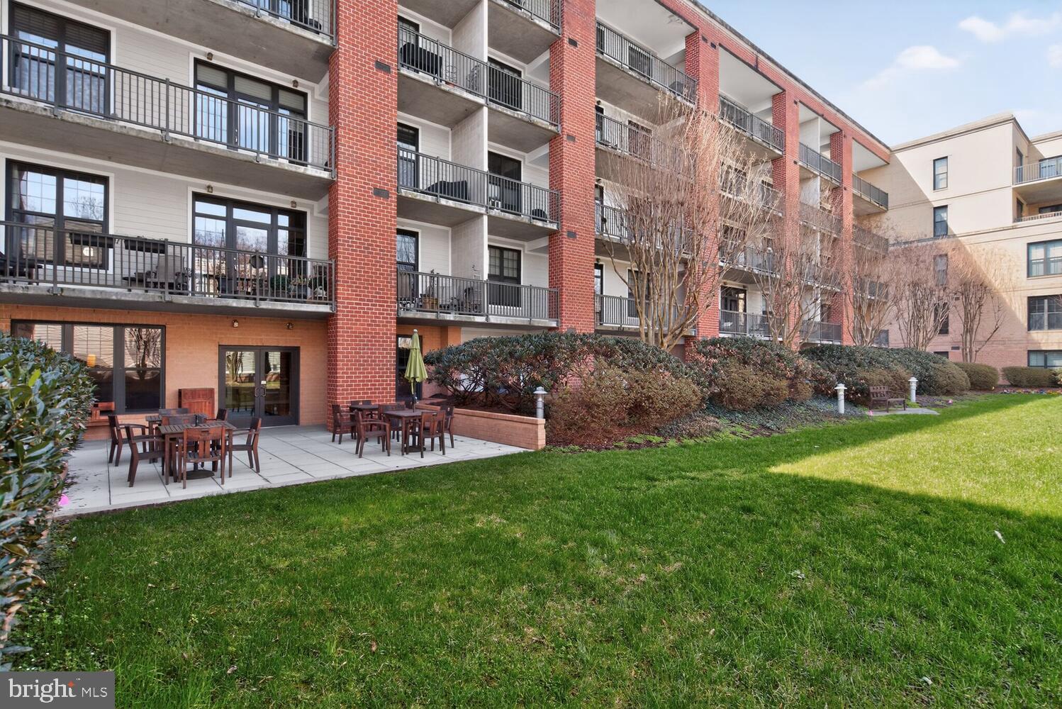 SPECTRUM CONDO - Residential