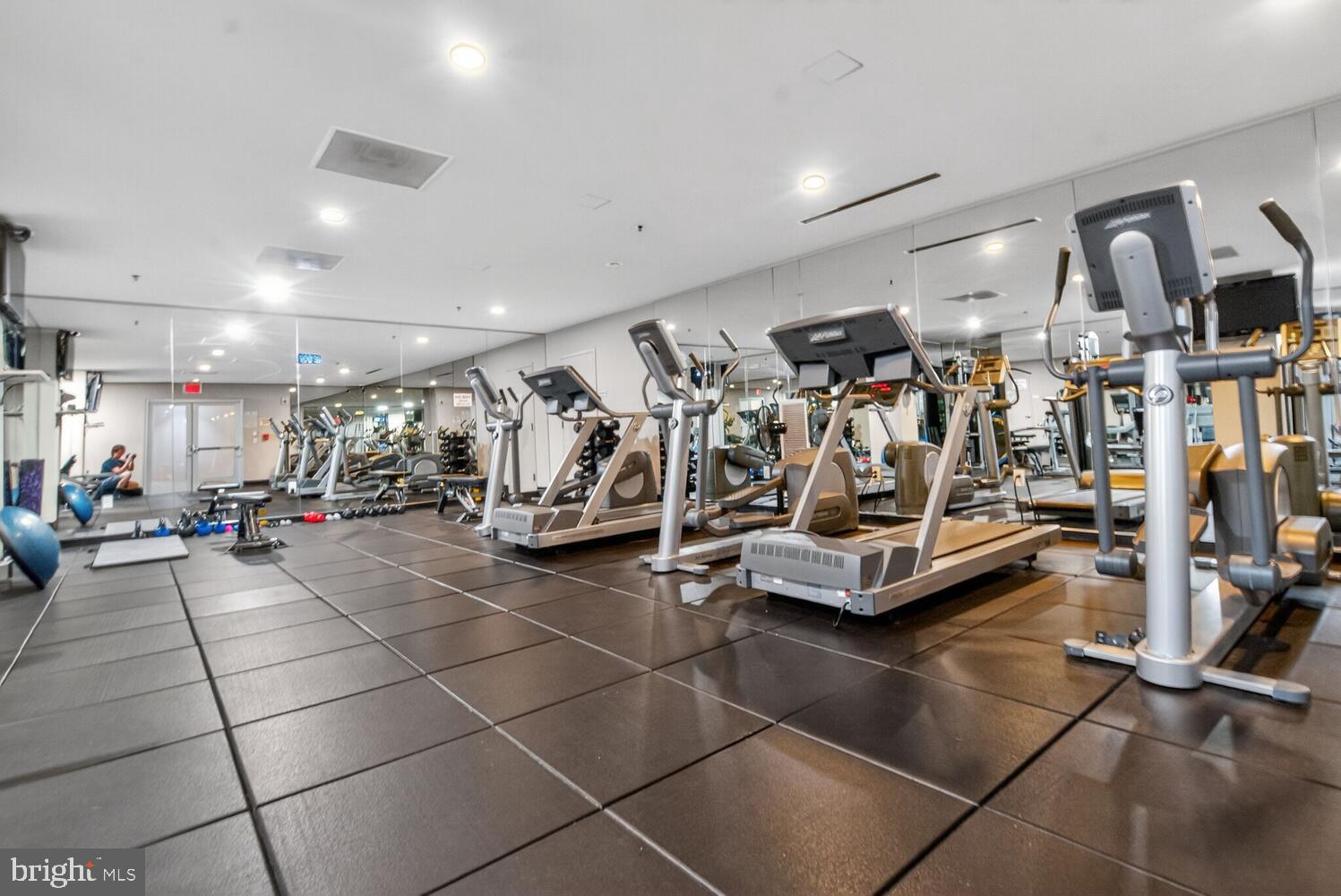 SPECTRUM CONDO - Residential