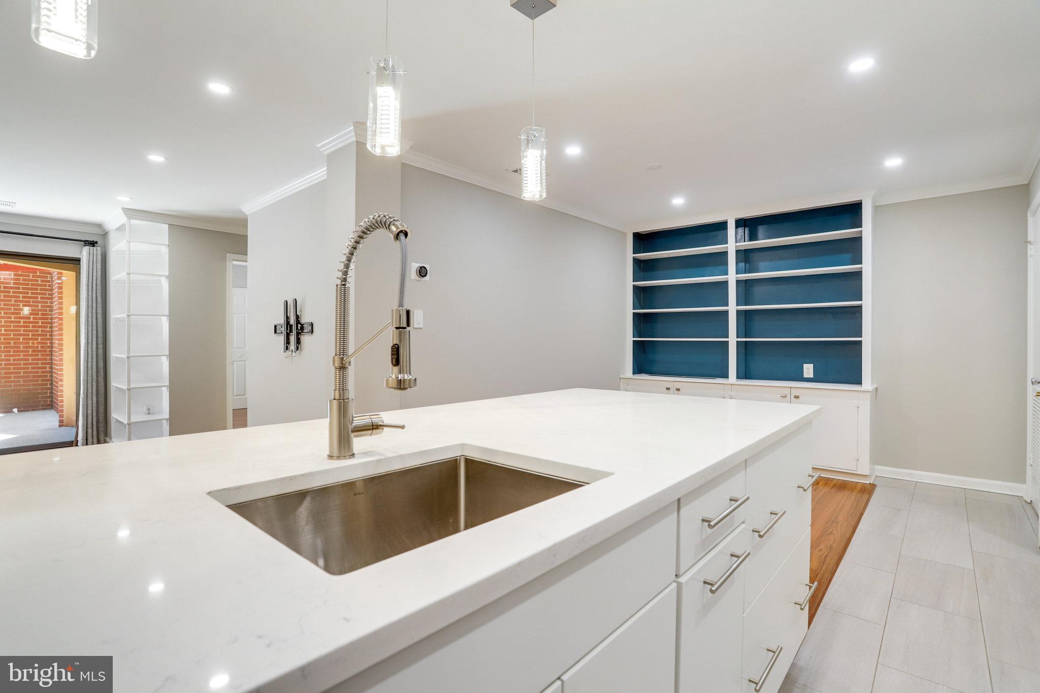 SUMMERWALK - Residential Lease