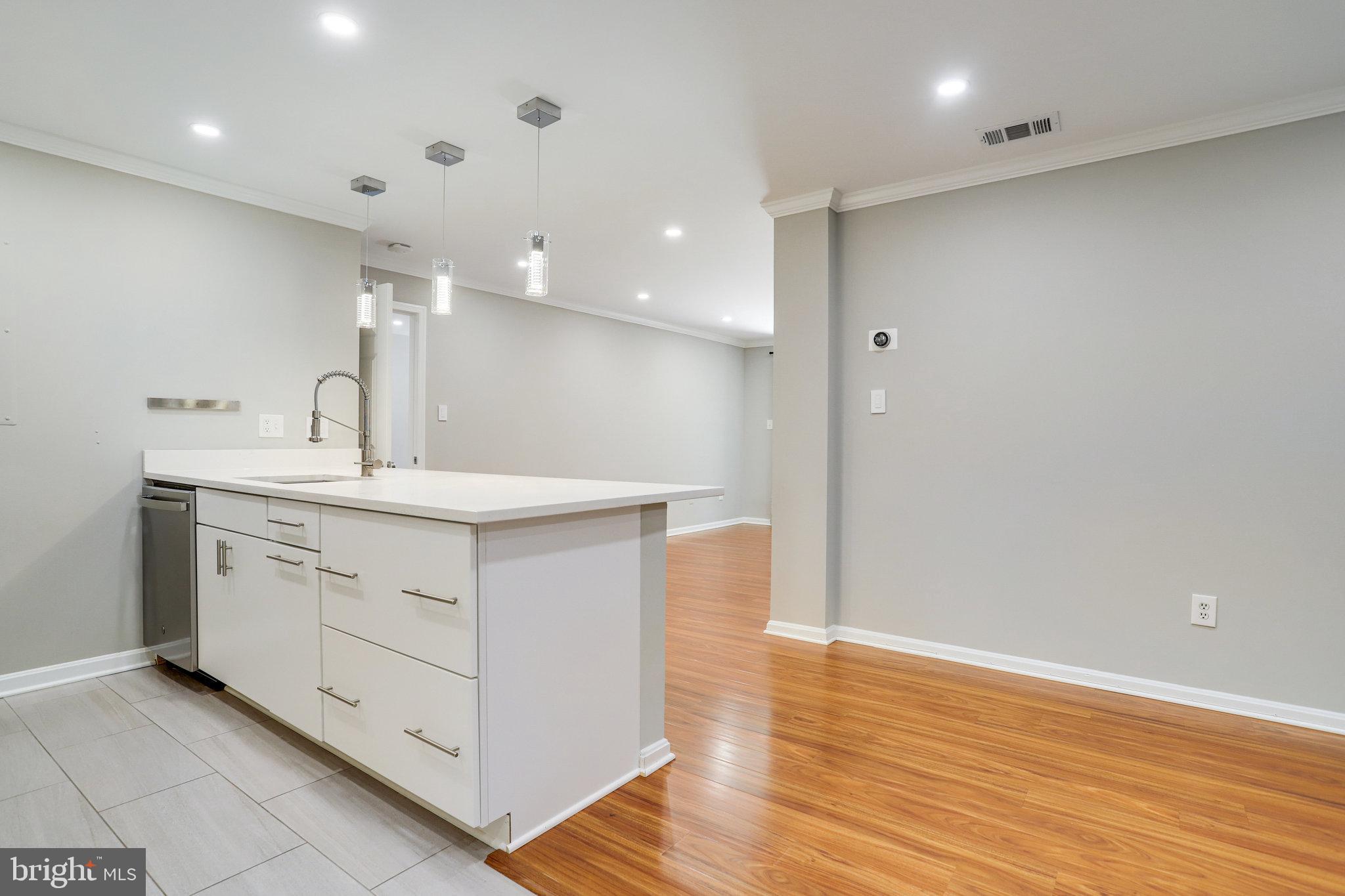 SUMMERWALK - Residential Lease