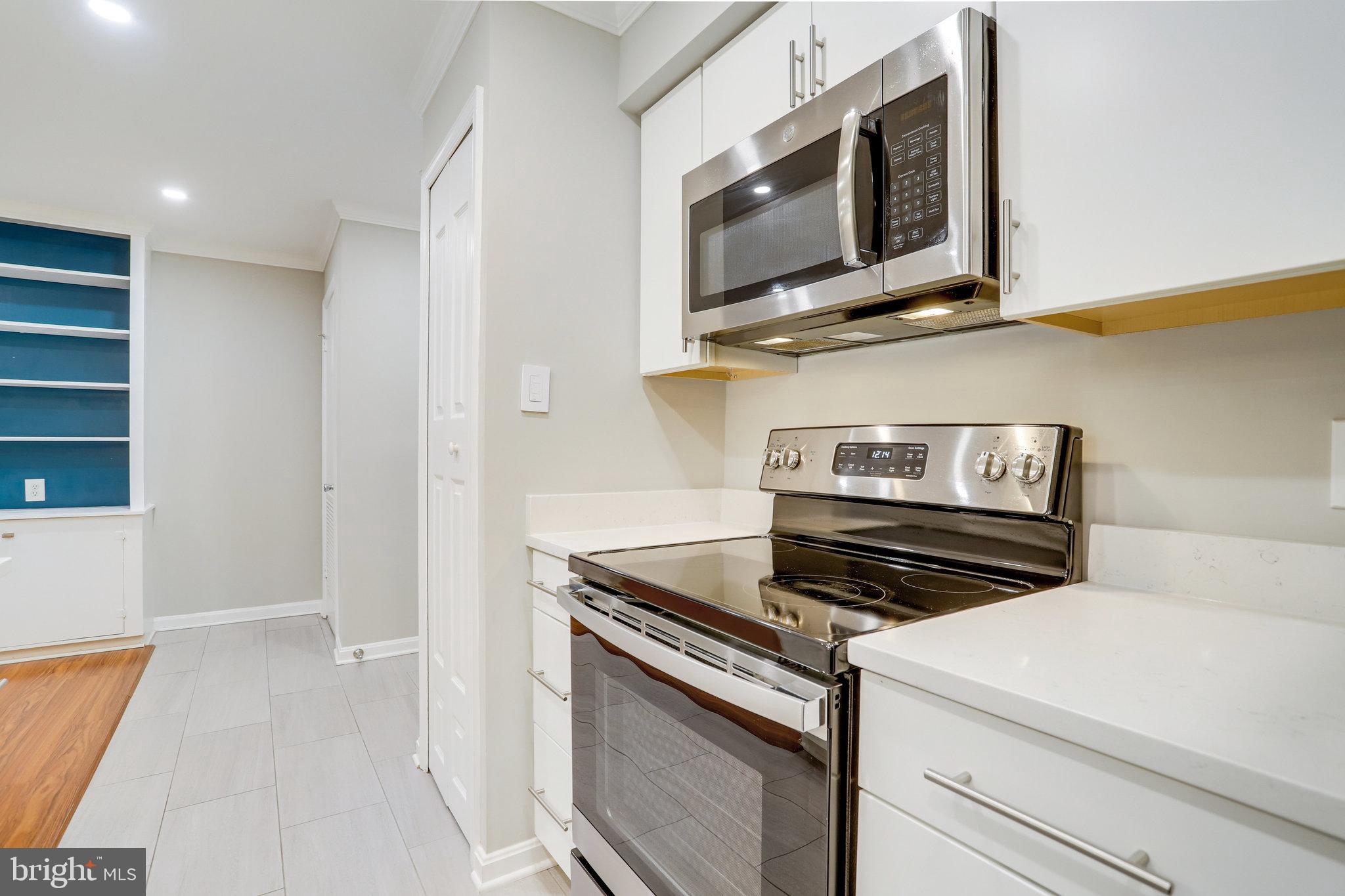 SUMMERWALK - Residential Lease