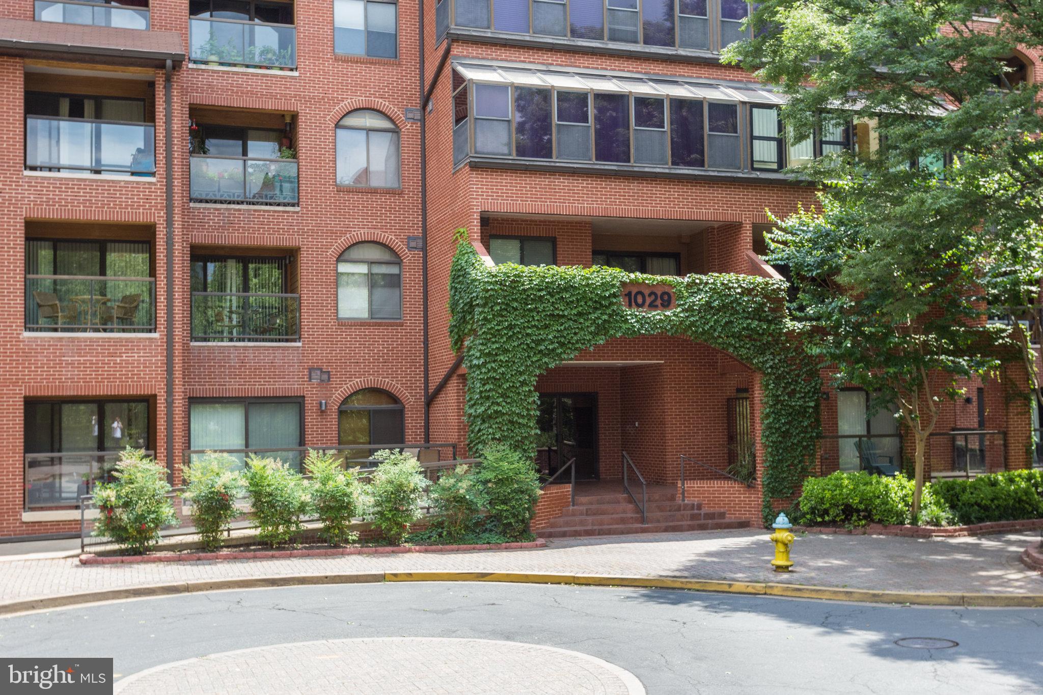 SUMMERWALK - Residential Lease