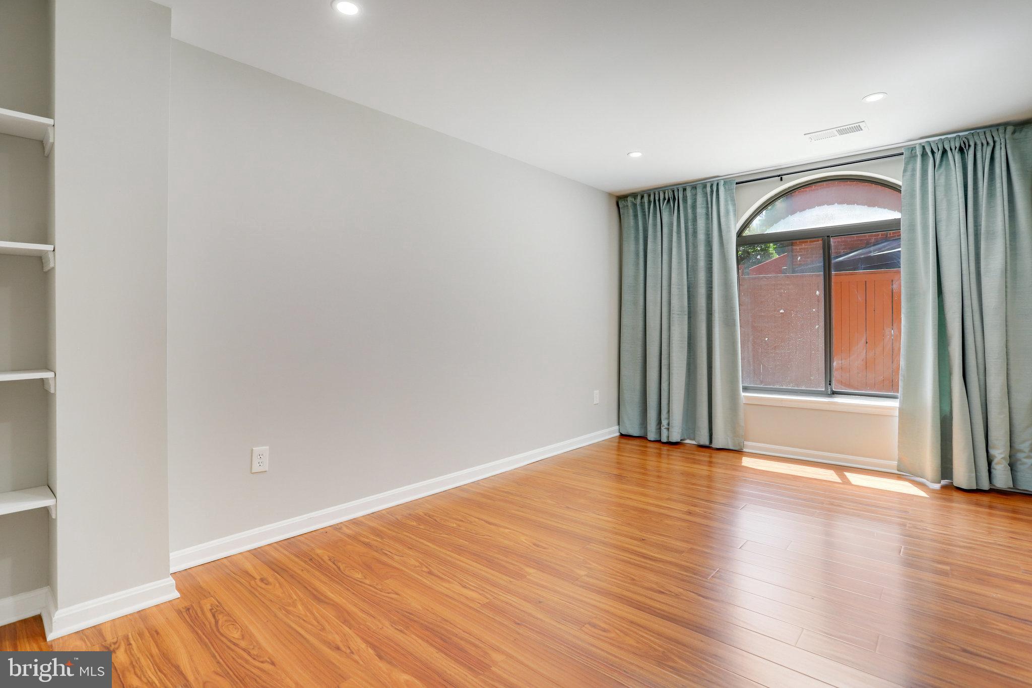 SUMMERWALK - Residential Lease