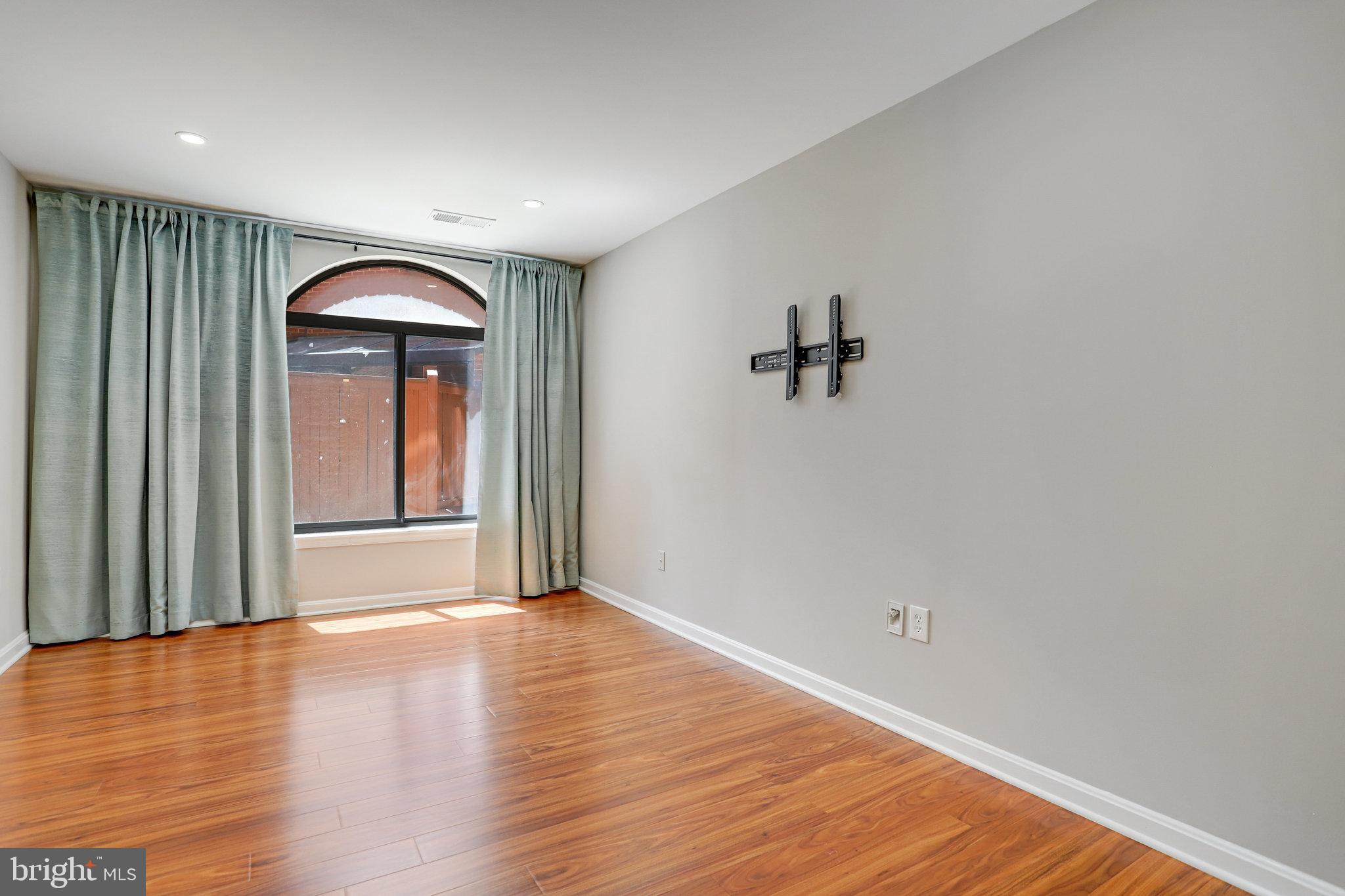 SUMMERWALK - Residential Lease