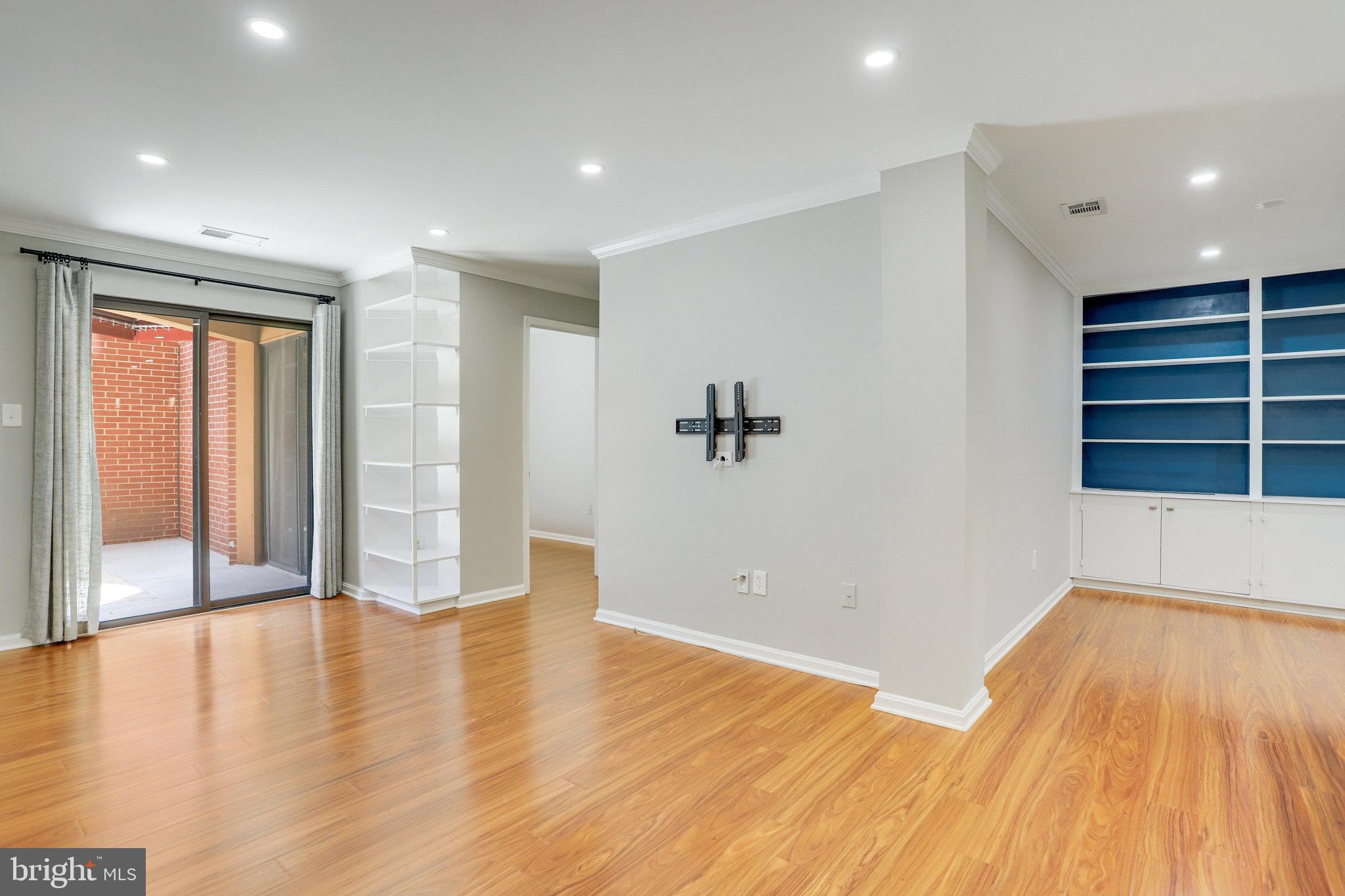 SUMMERWALK - Residential Lease