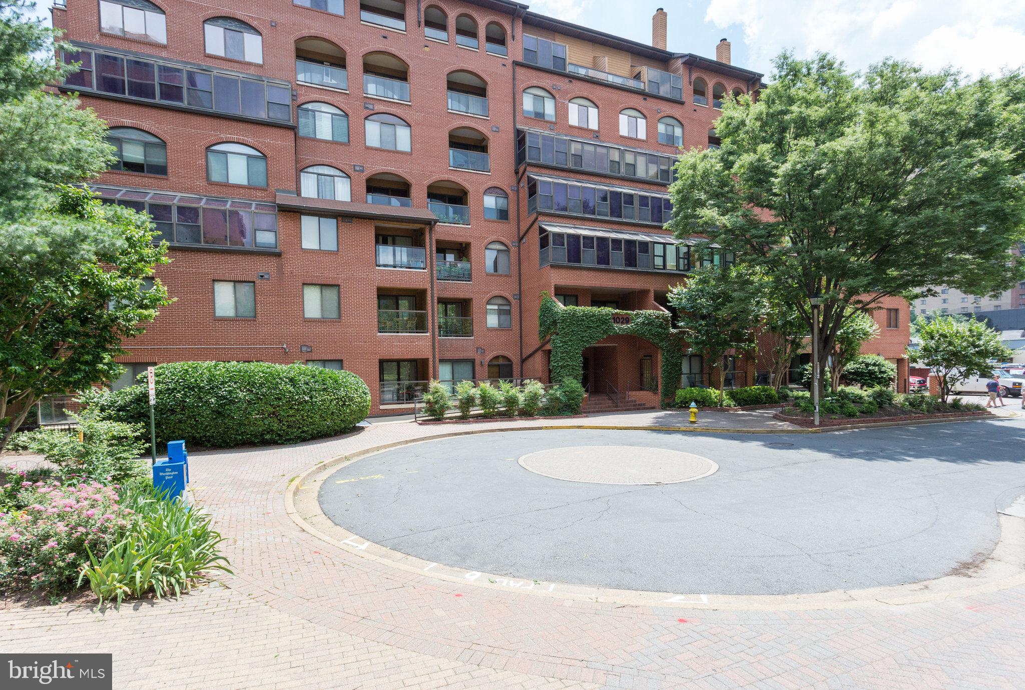 SUMMERWALK - Residential Lease