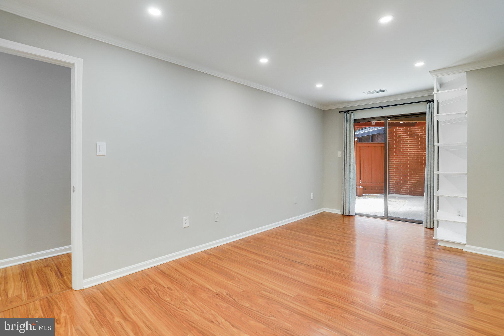 SUMMERWALK - Residential Lease