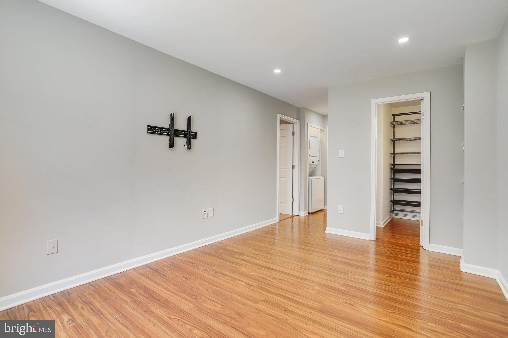 SUMMERWALK - Residential Lease